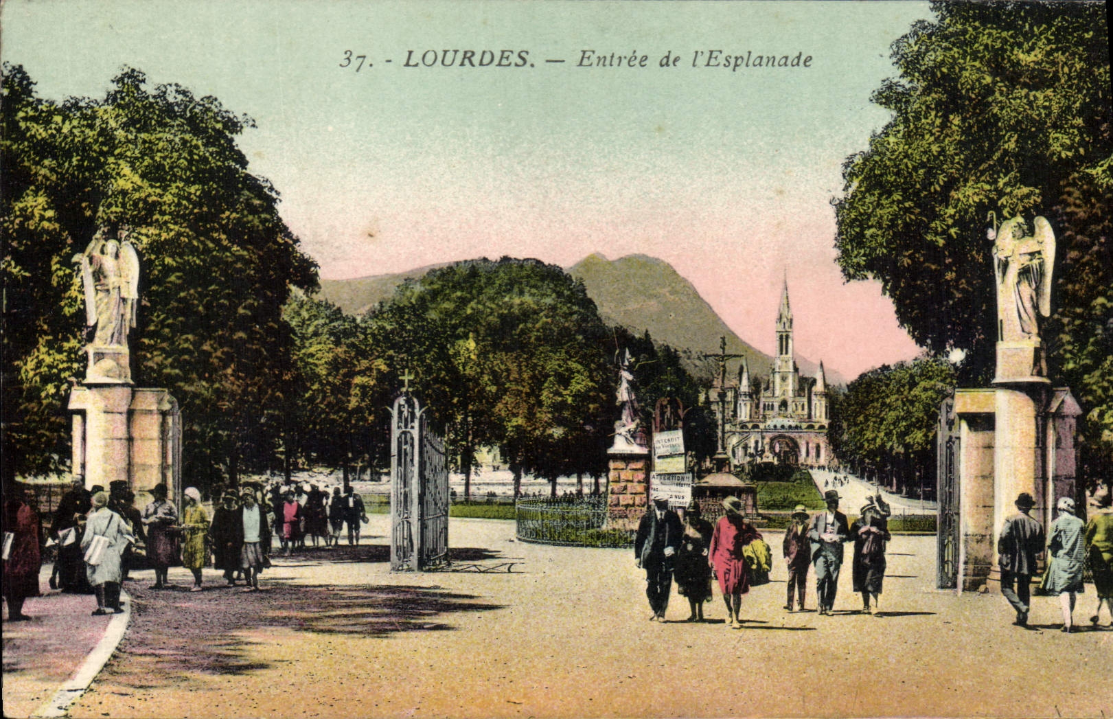 CPA Lourdes Entree de l'Esplanade 