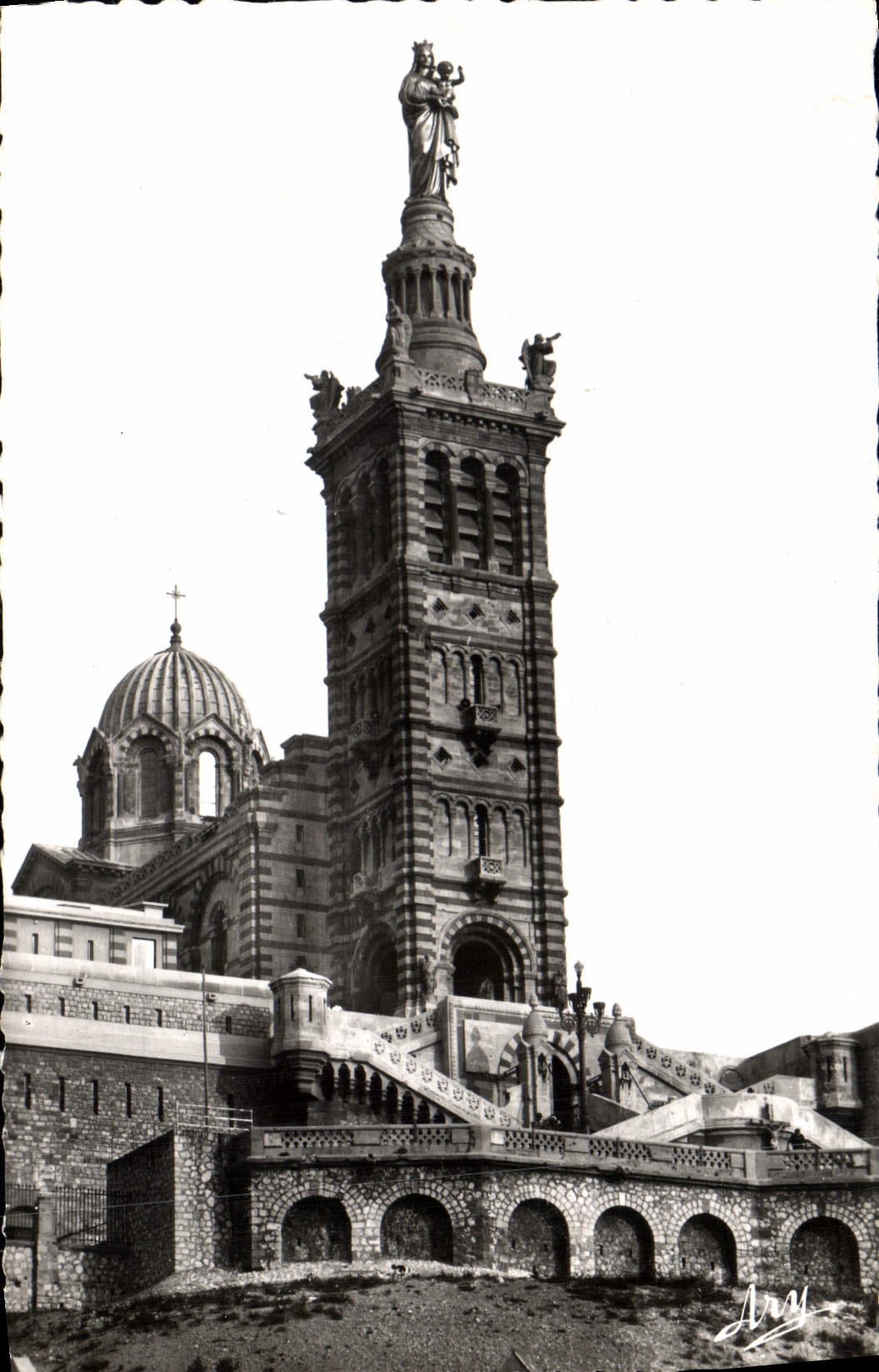 CPA Marseille Basilique Notre Dame de la Garde 