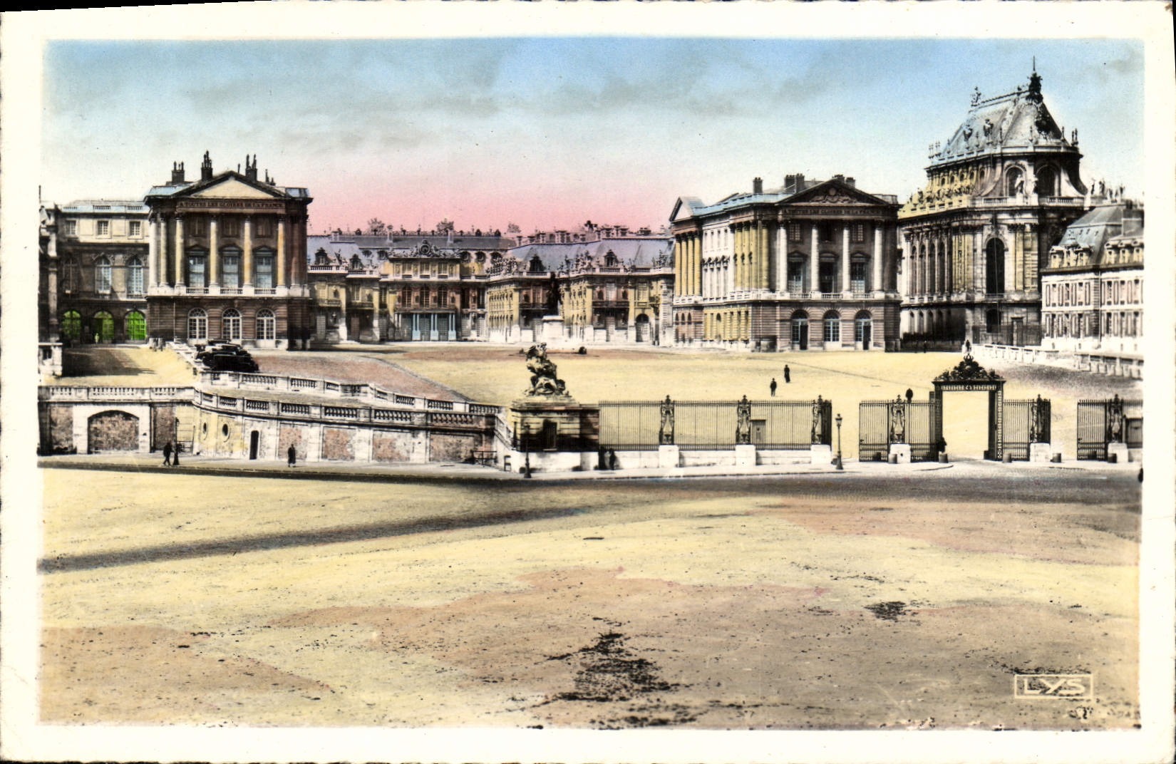 CPA Versailles Facade du Palais 
