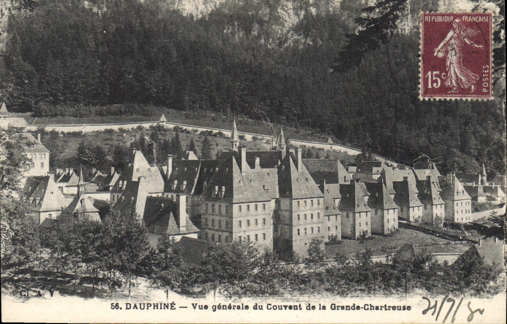 CPA Dauphine Vue generale du Couvent de la Grande Chartreuse 
