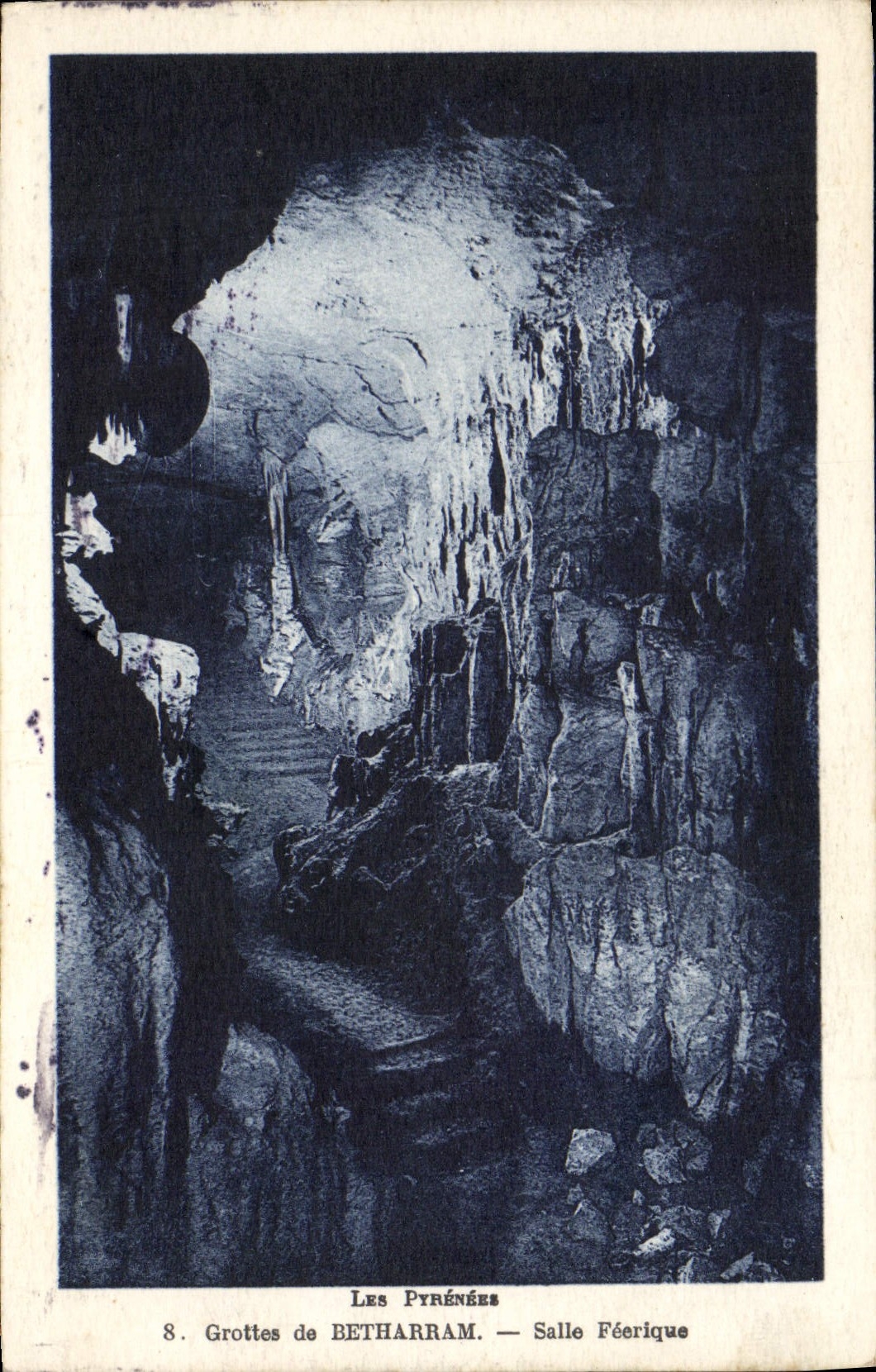 CPA Les Pyrenees Grotte de Betharram Salle Feerique