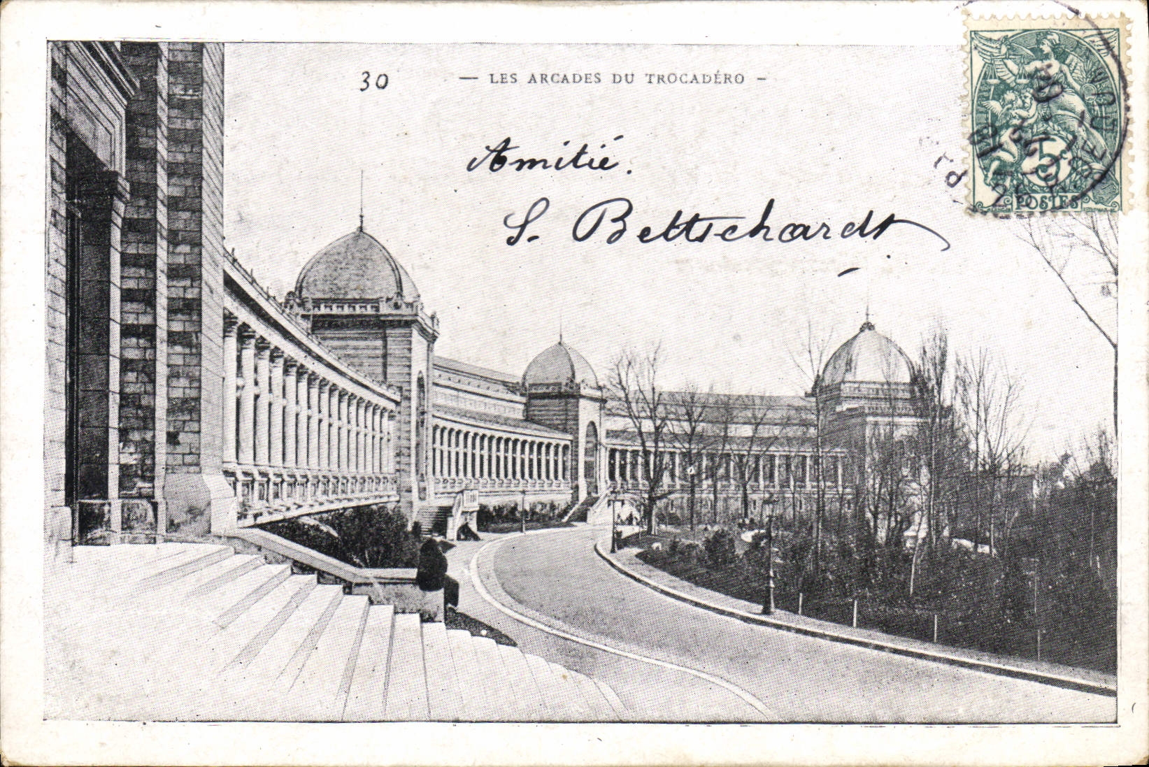 CPA Les Arcades du Trocadero 
