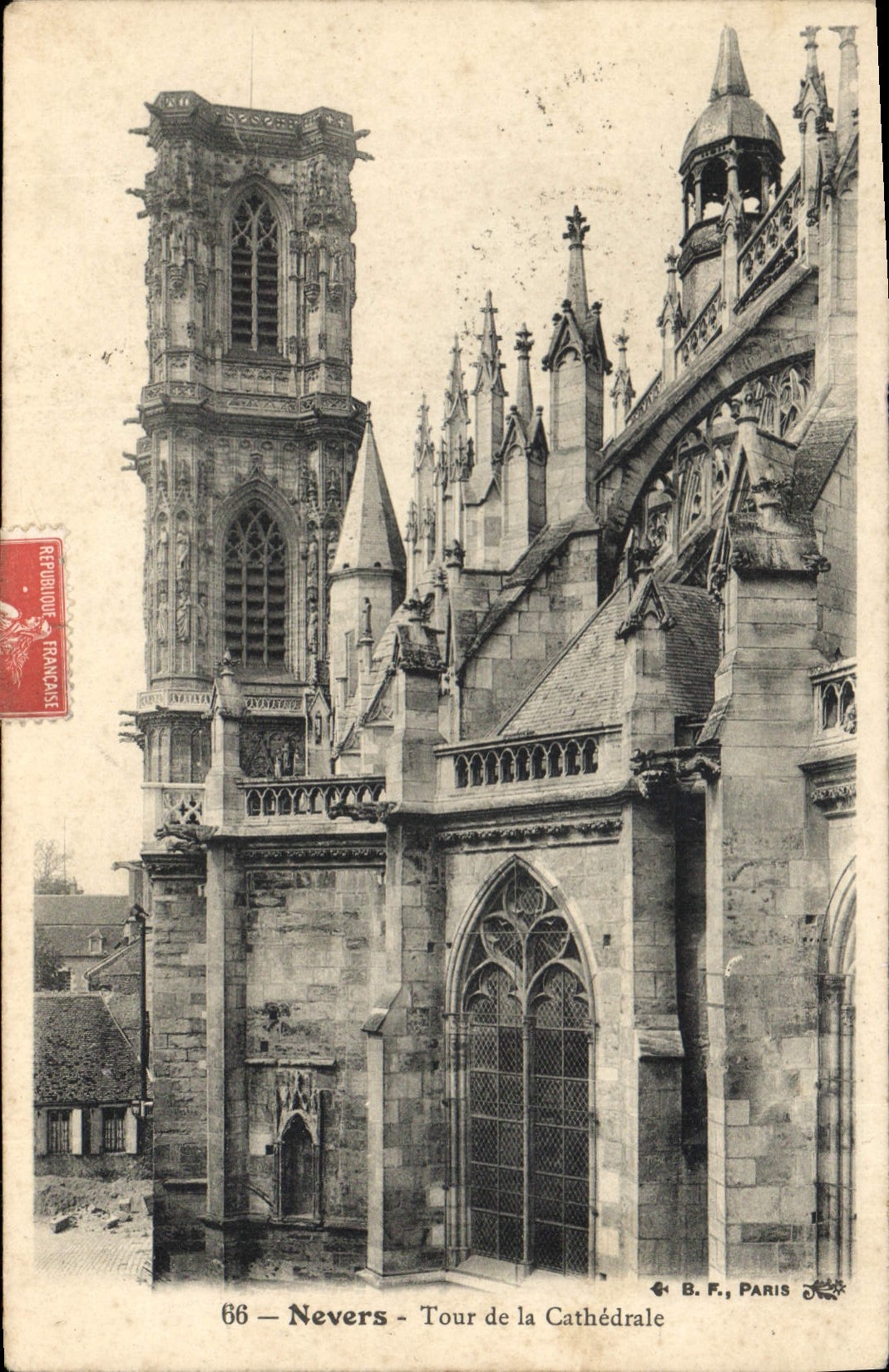 CPA Nevers Tour de la Cathedrale 