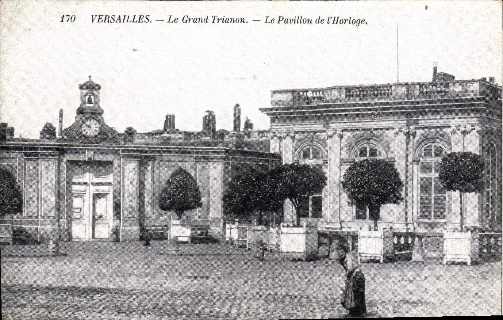 CPA Versailles Le Grand Trianon Le Pavillon de l'Horloge 