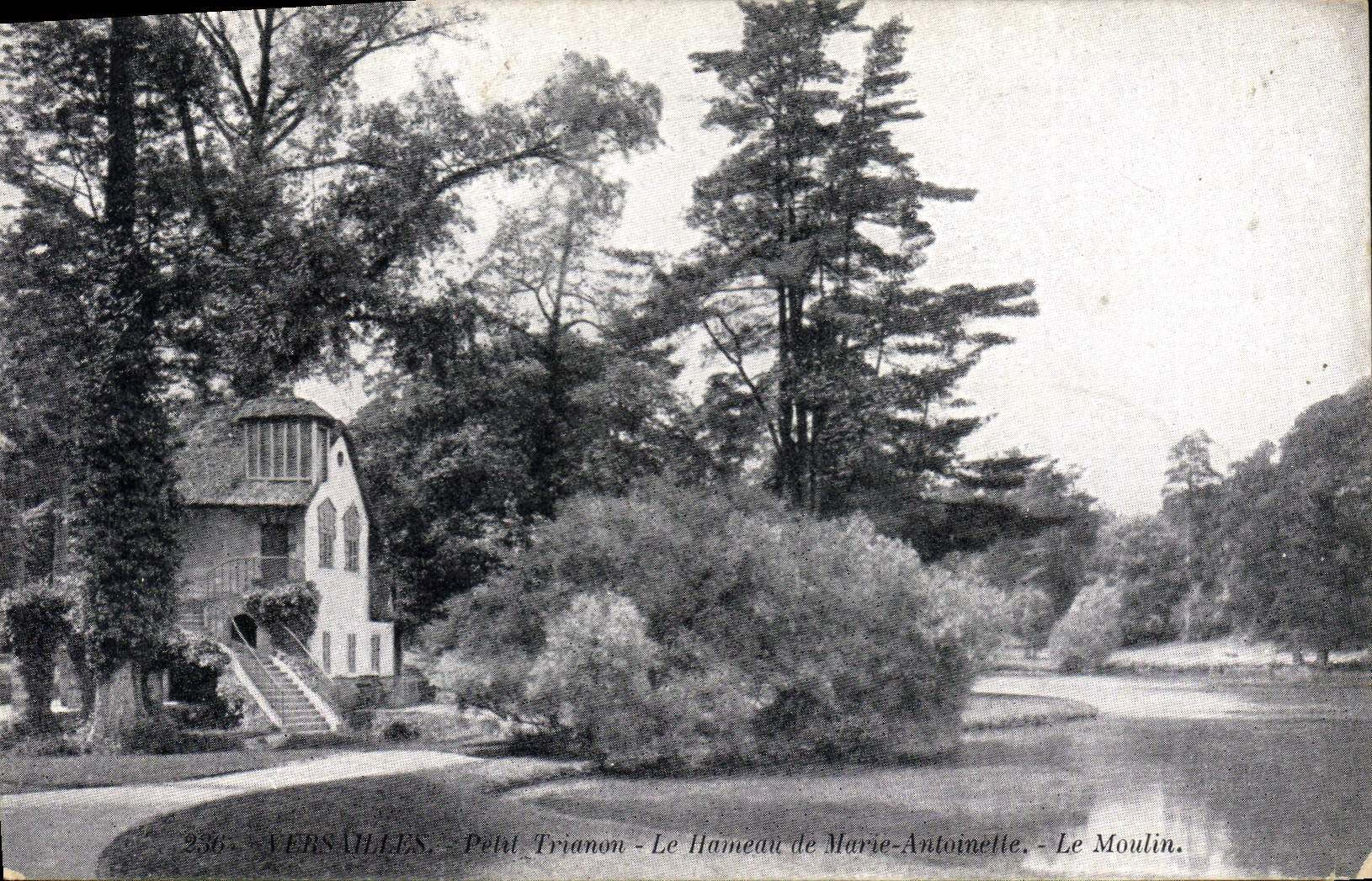 CPA Versailles Trianon Le Hameau de Marie Antoinette Le Moulin 