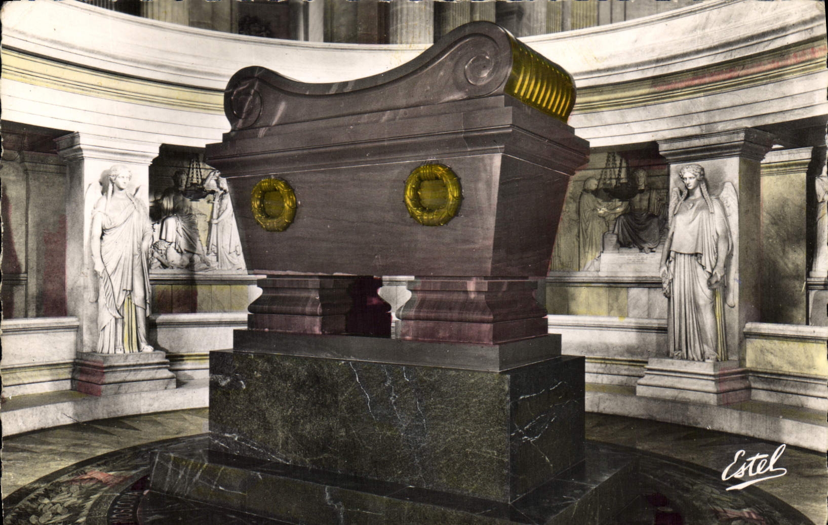 CPA Paris Les Invalides Tombeau de Napoleon