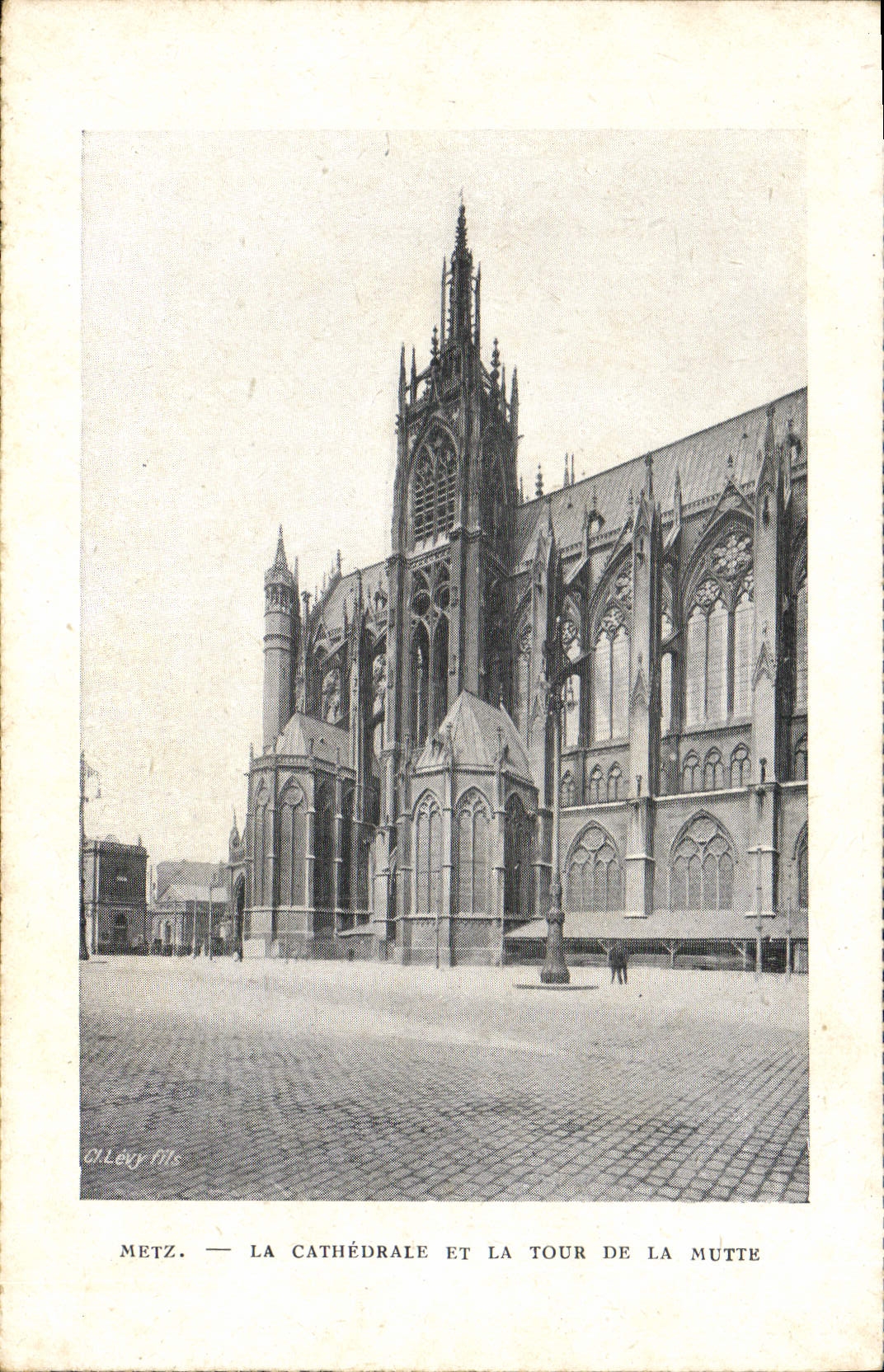 CPA Metz La Cathedrale et la Tour de la Mutte