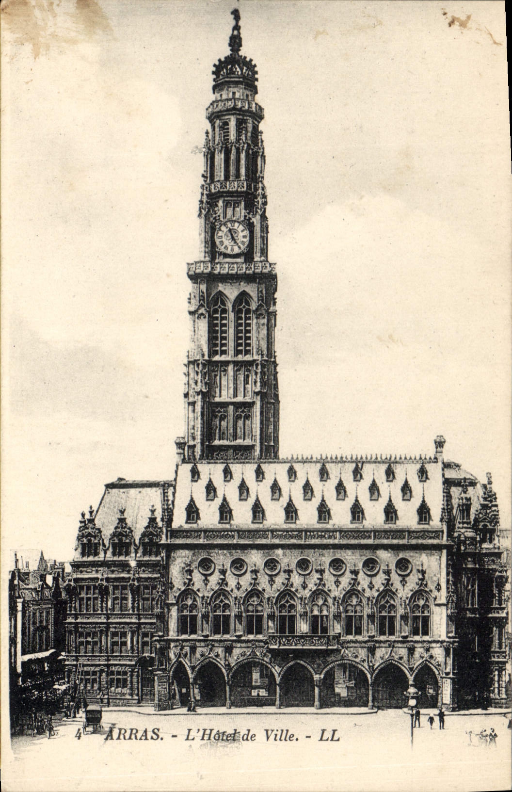 CPA Arras L'Hotel de Ville 