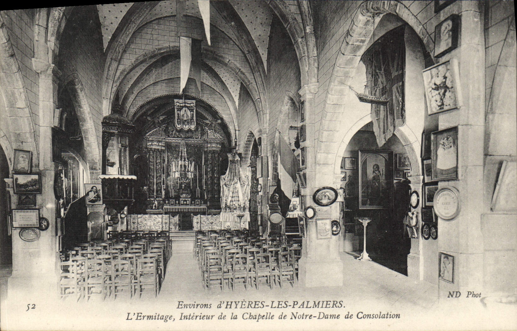 CPA Environs d'Hyeres Les Palmiers L'Ermitage Interieur de la Chapelle de Notre Dame de Consolation 