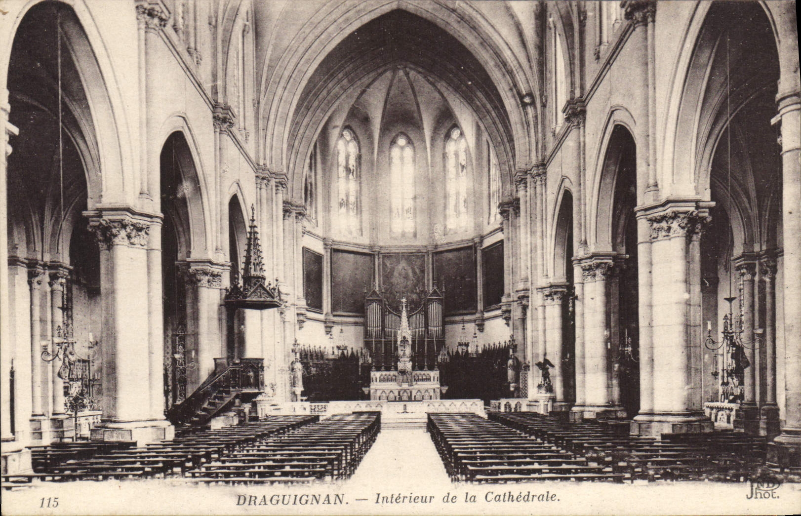 CPA Draguignan Interieur de la Cathedrale