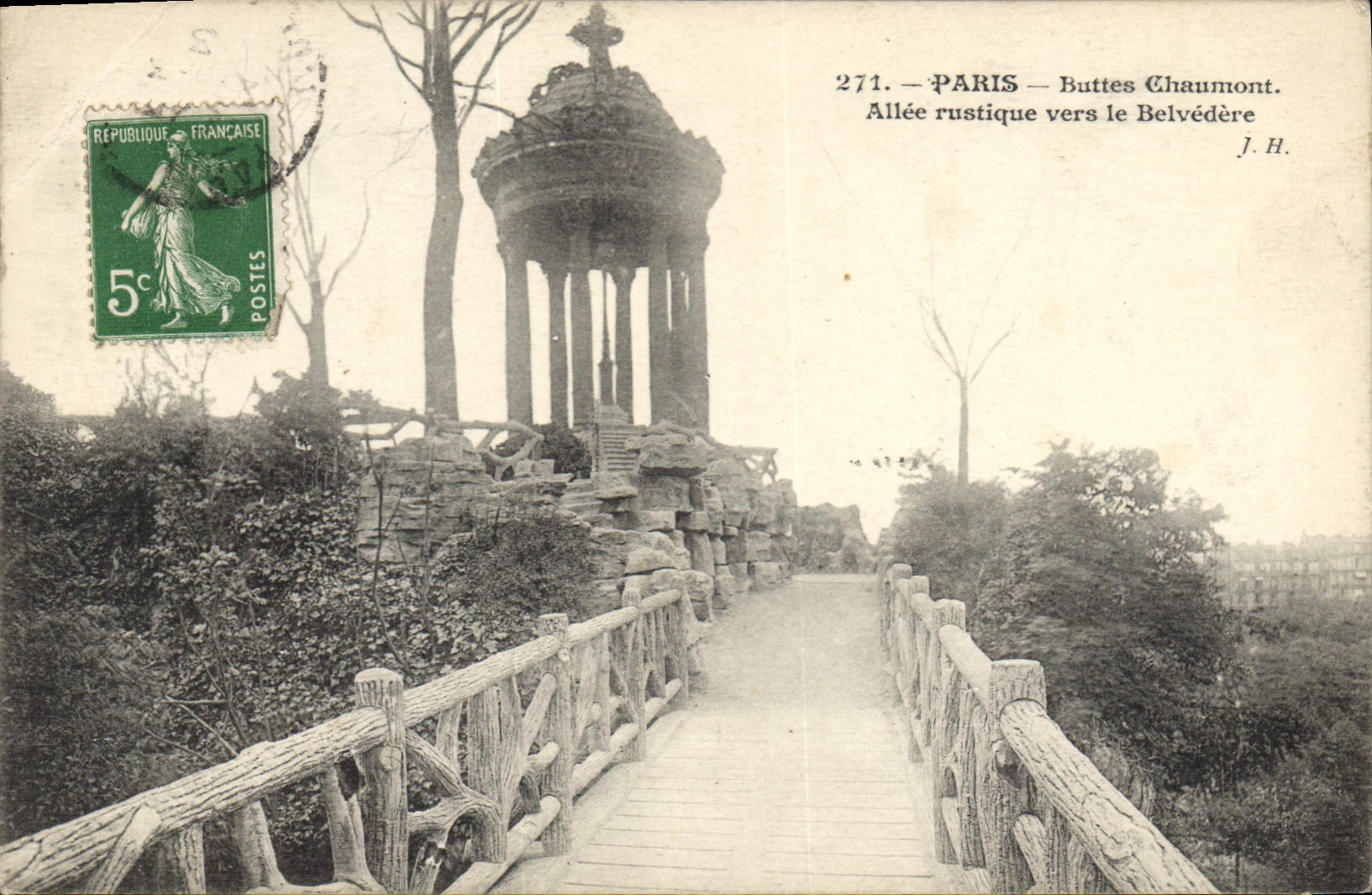 CPA Paris Buttes Chaumont Allee rustique vers la Belvedere