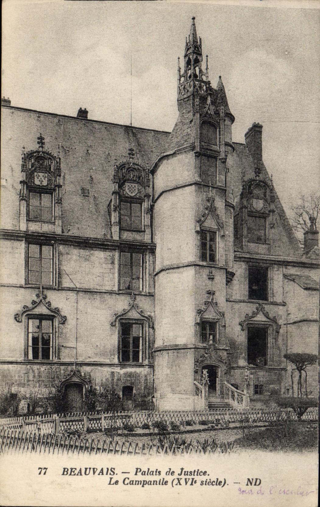 CPA Beauvais Palais de Justice Le Campanile XVI siecle 