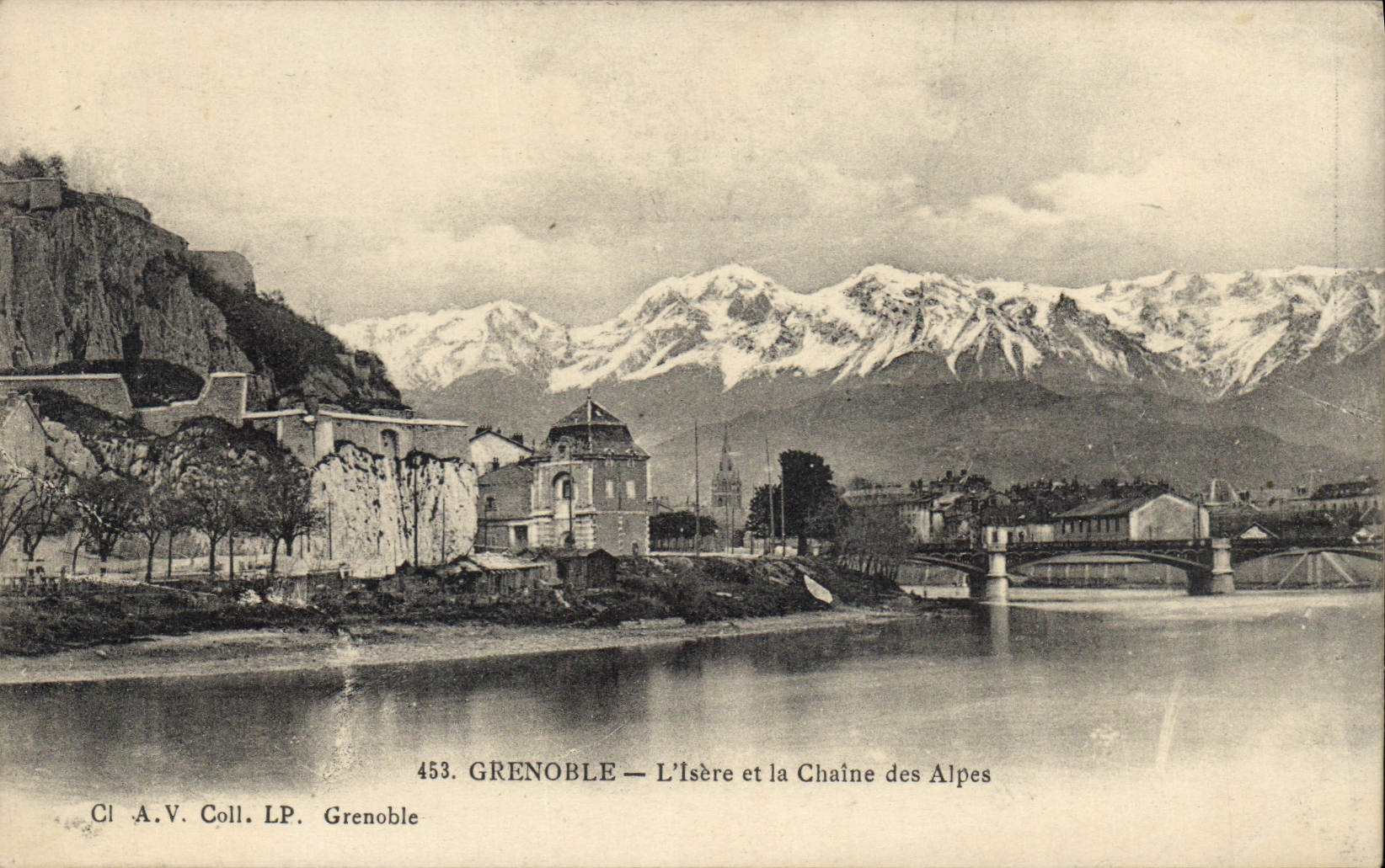 CPA Grenoble L'Isere et la Chaine des Alpes 