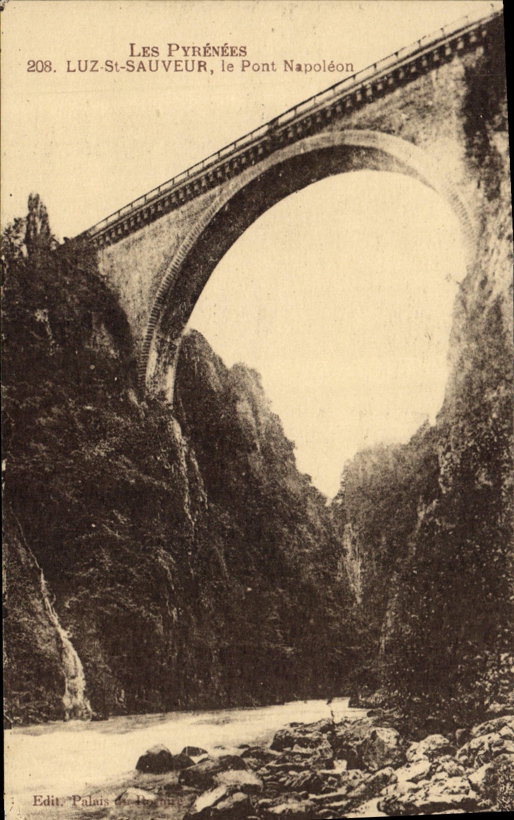 CPA Les Pyrenees Luz St Sauveur le Pont Napoleon
