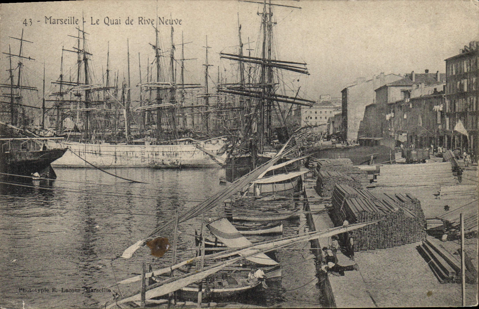 CPA Marseille Le Quai de Rive Neuve Bateaux