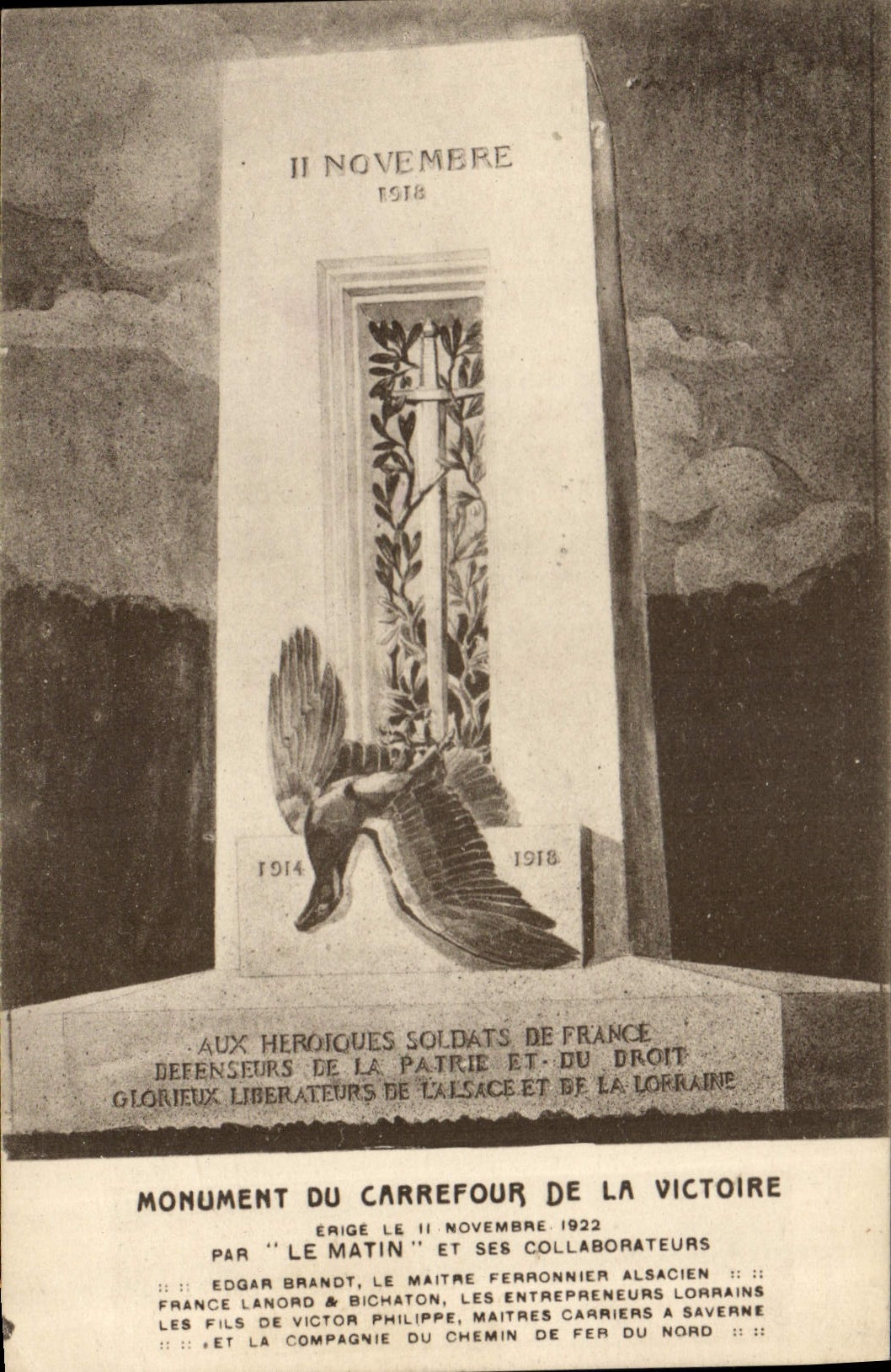 CPA Monument du Carrefour de la Victoire Aigle