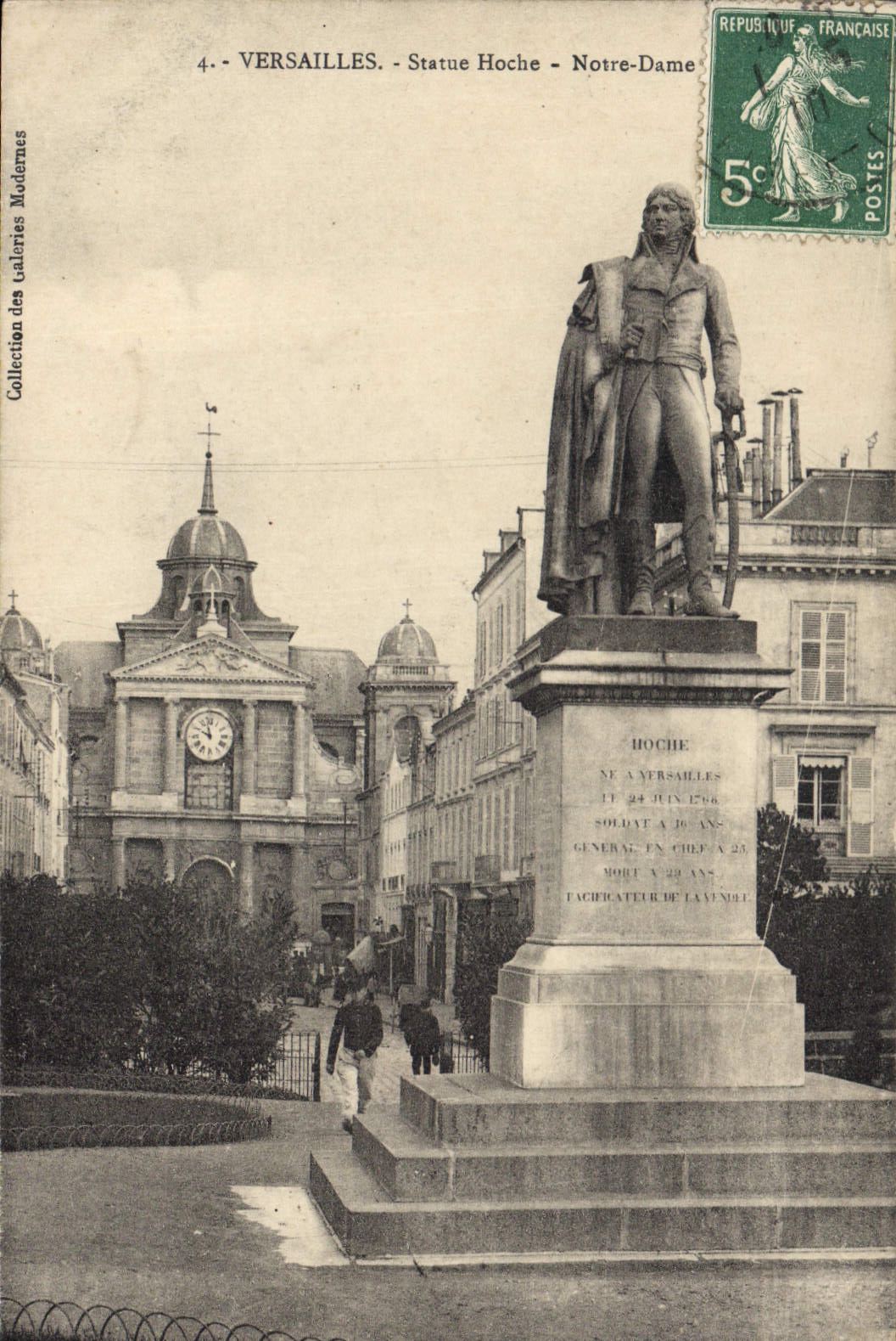 CPA Versailles Statue Hoche Notre Dame 