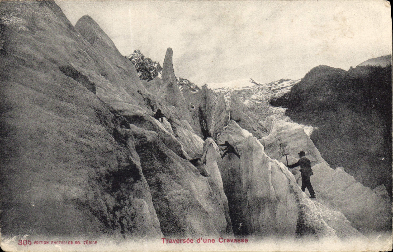 CPA Traversee d'une Crevasse 