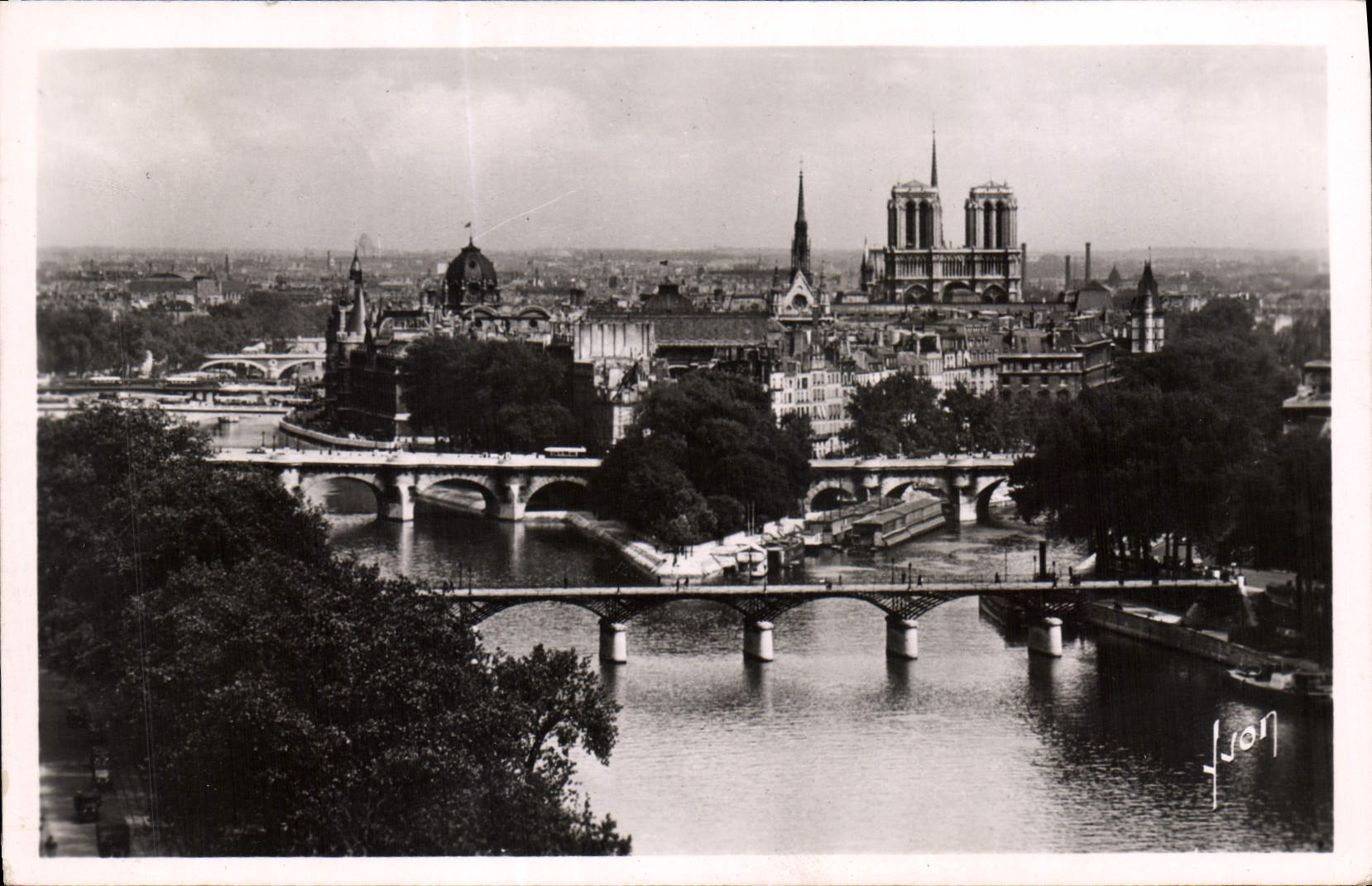 CPA Paris La Cite Notre Dame et les ponts 