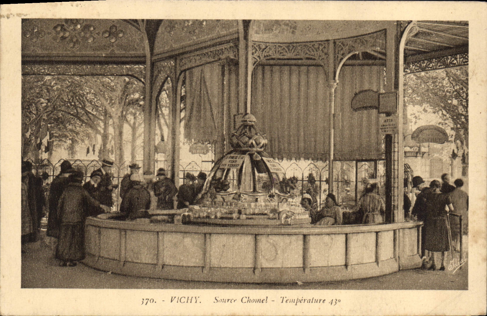 CPA Vichy Source Chomet 