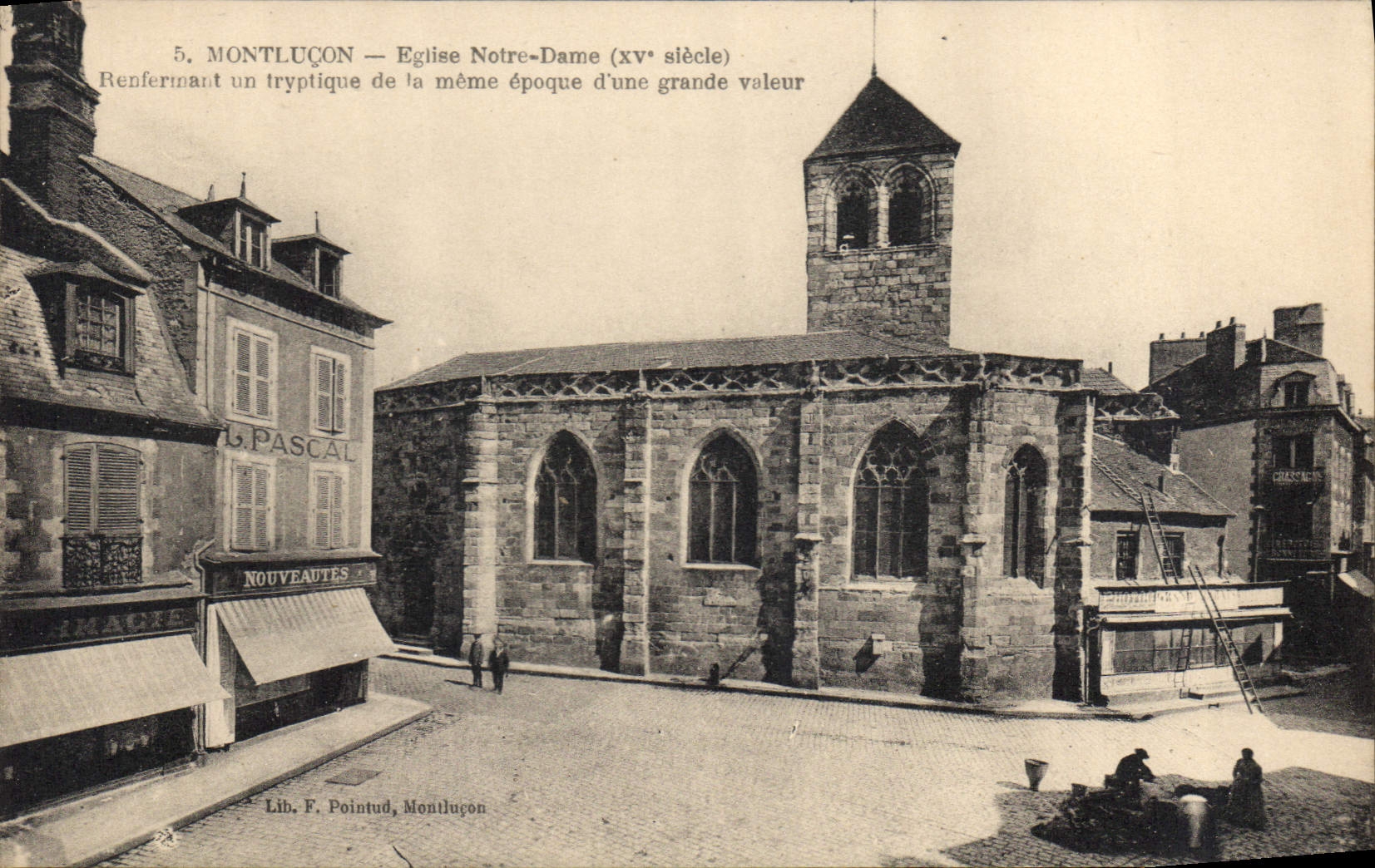 CPA Montlucon Eglise Notre Dame Renfermant un Tryptique de la Meme epoque d'une grande valeur