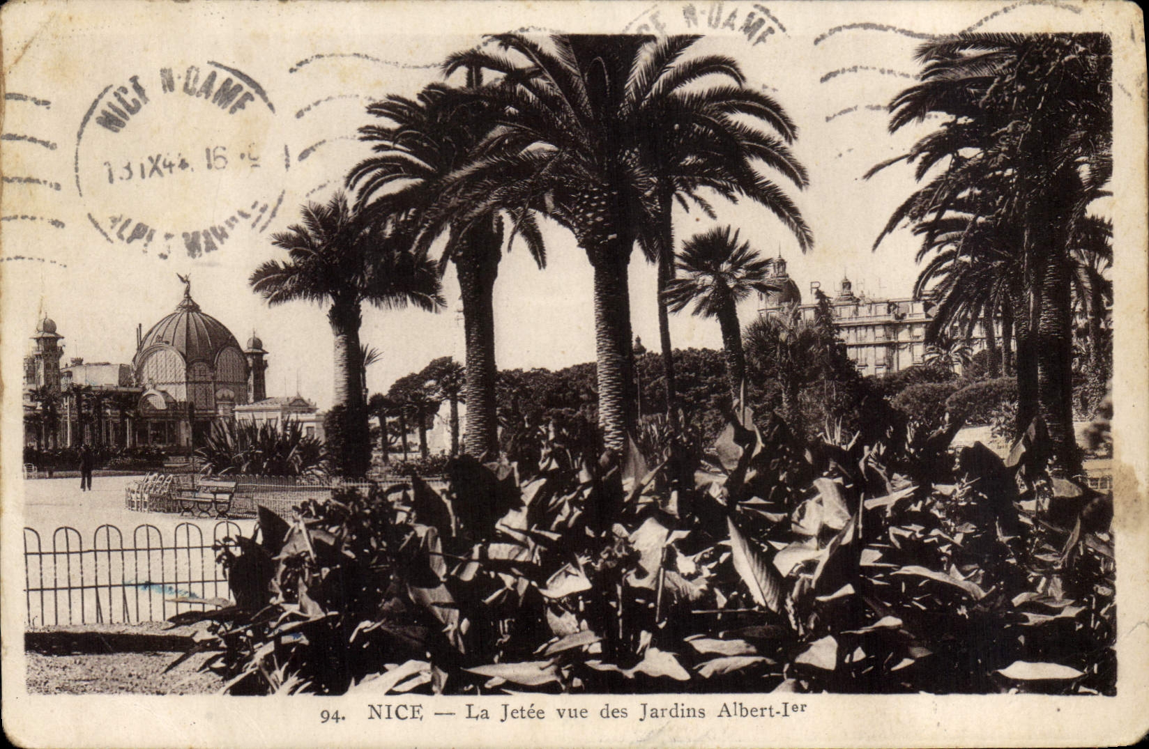 CPA Nice La Jetee vue des Jardins Albert