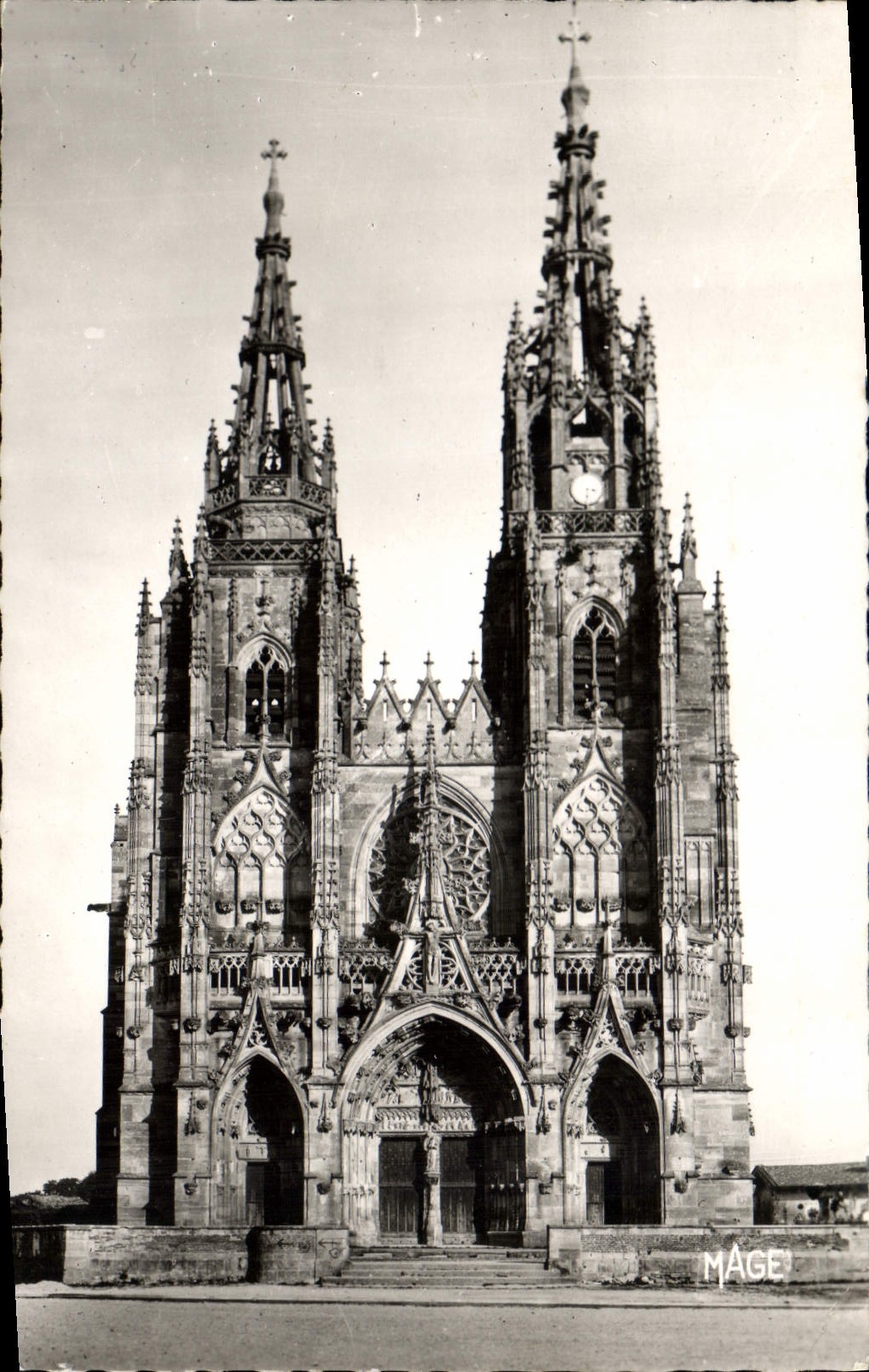 CPA L'Epine Environs de Chalons sur Marne La Basilique
