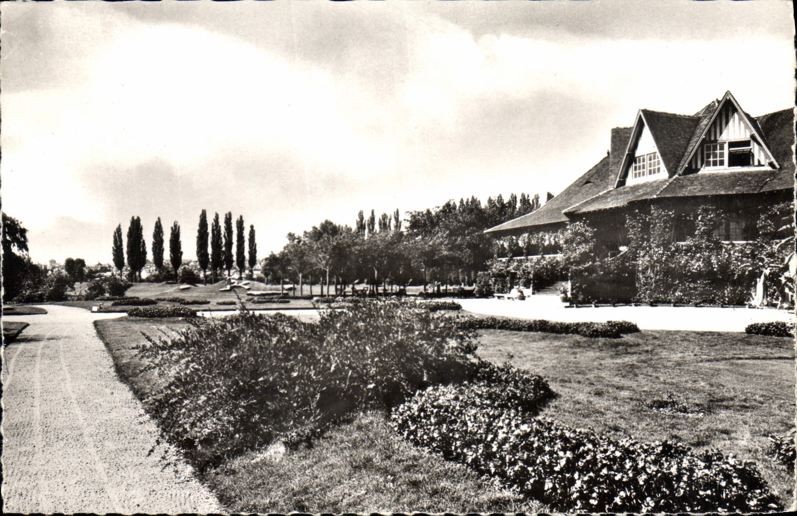 CPA Vichy Allier Le Pavillon du Soarting Club 