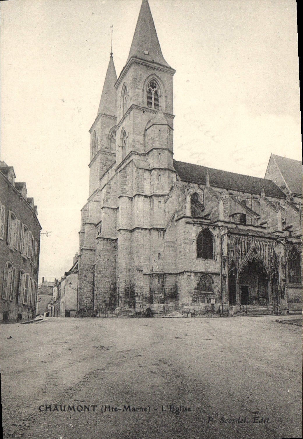 CPA Chaumont Hte Maine L'Eglise 
