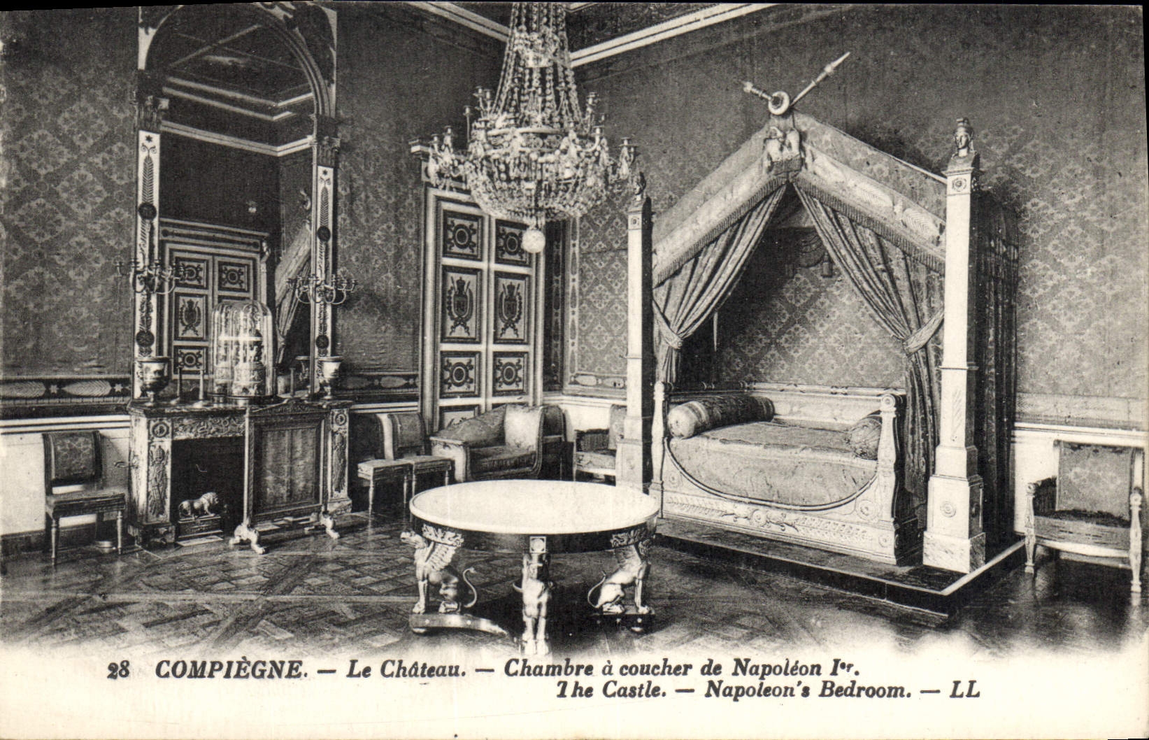 CPA Compiegne Le Chateau Chambre a Coucher de Napoleon 1er