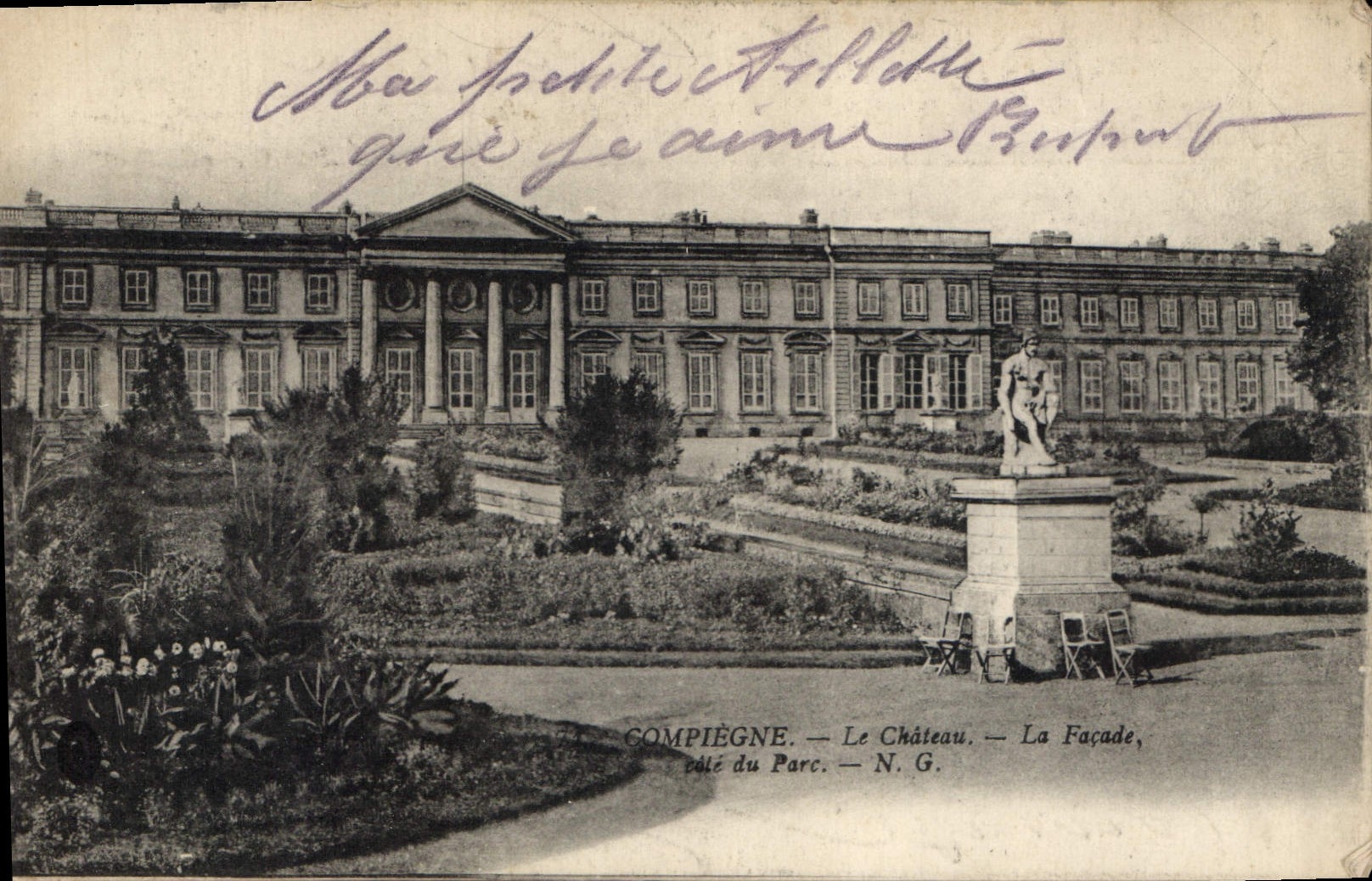 CPA Compiegne le chateau la Facade cote du Parc 