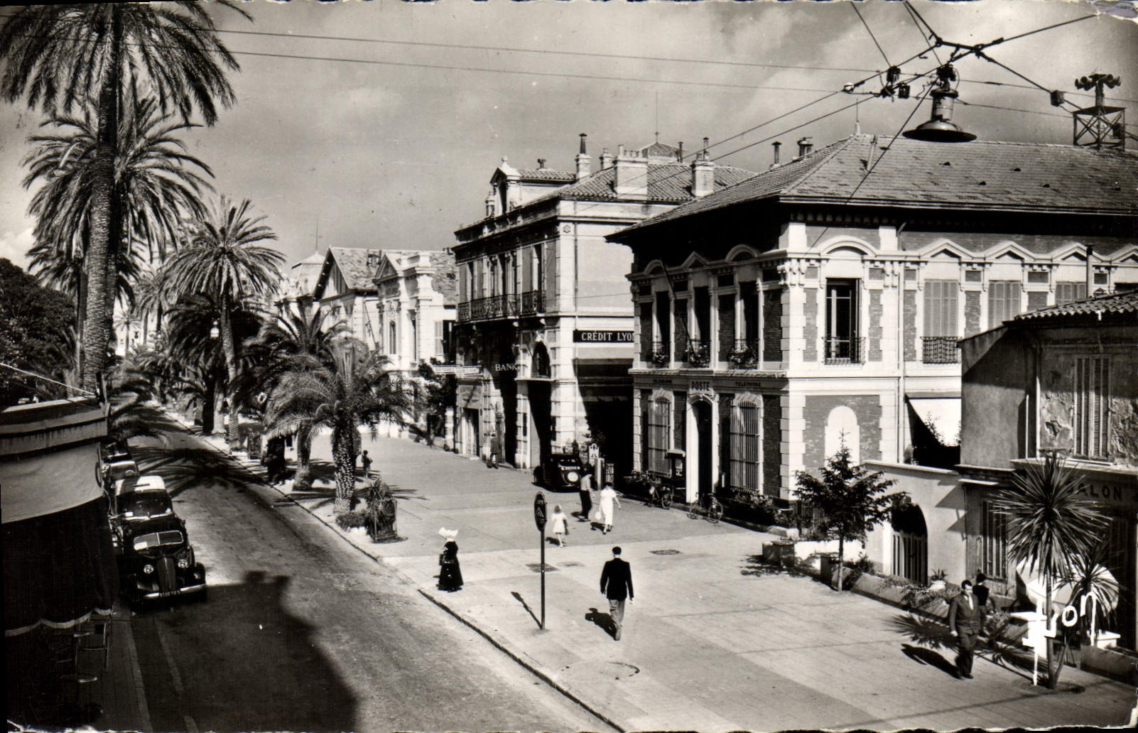 CPA Hyeres Var Avenue de Belgique la Poste