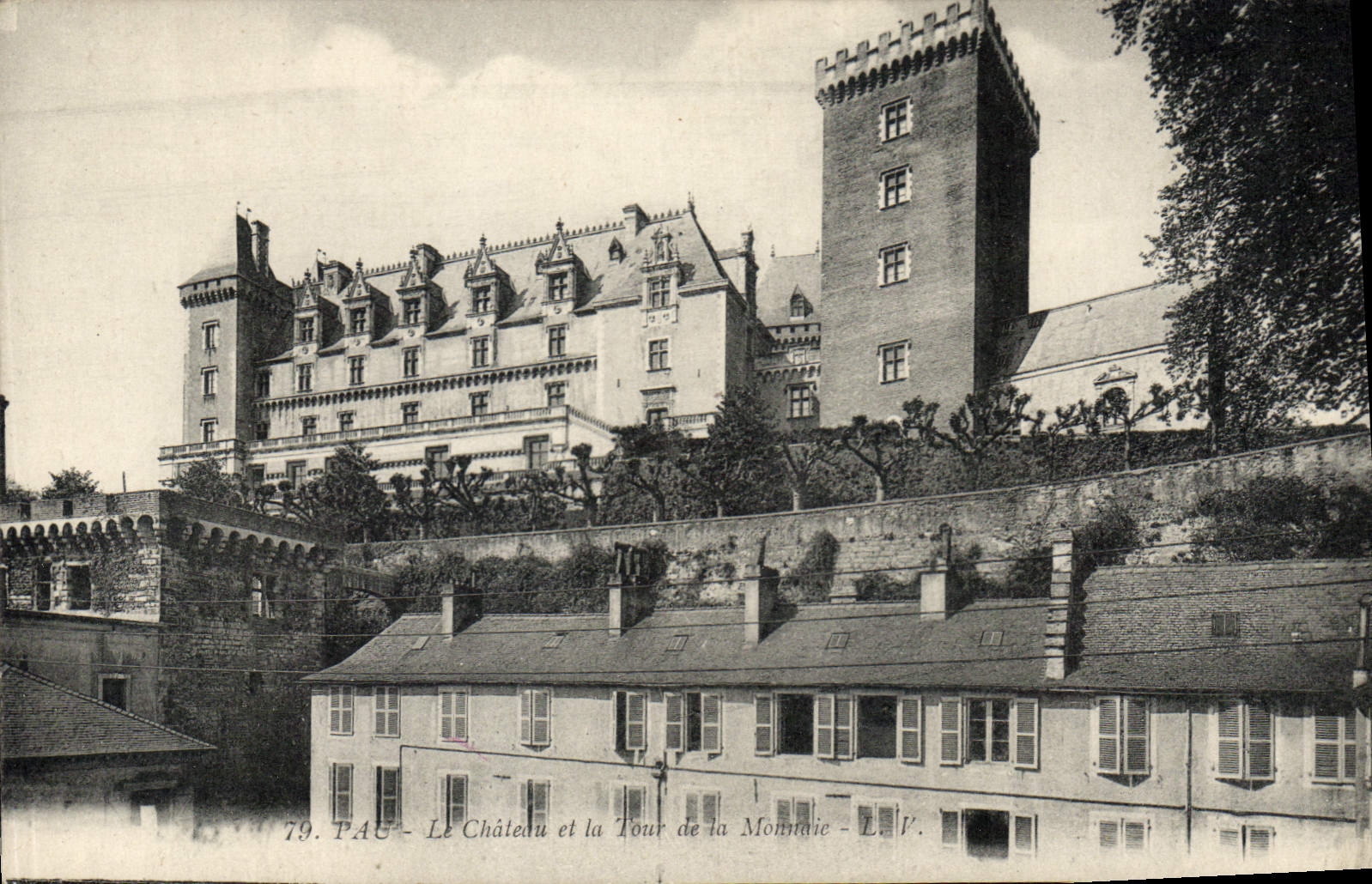 CPA Pau le Chateau et la Tour de la Monnaie 