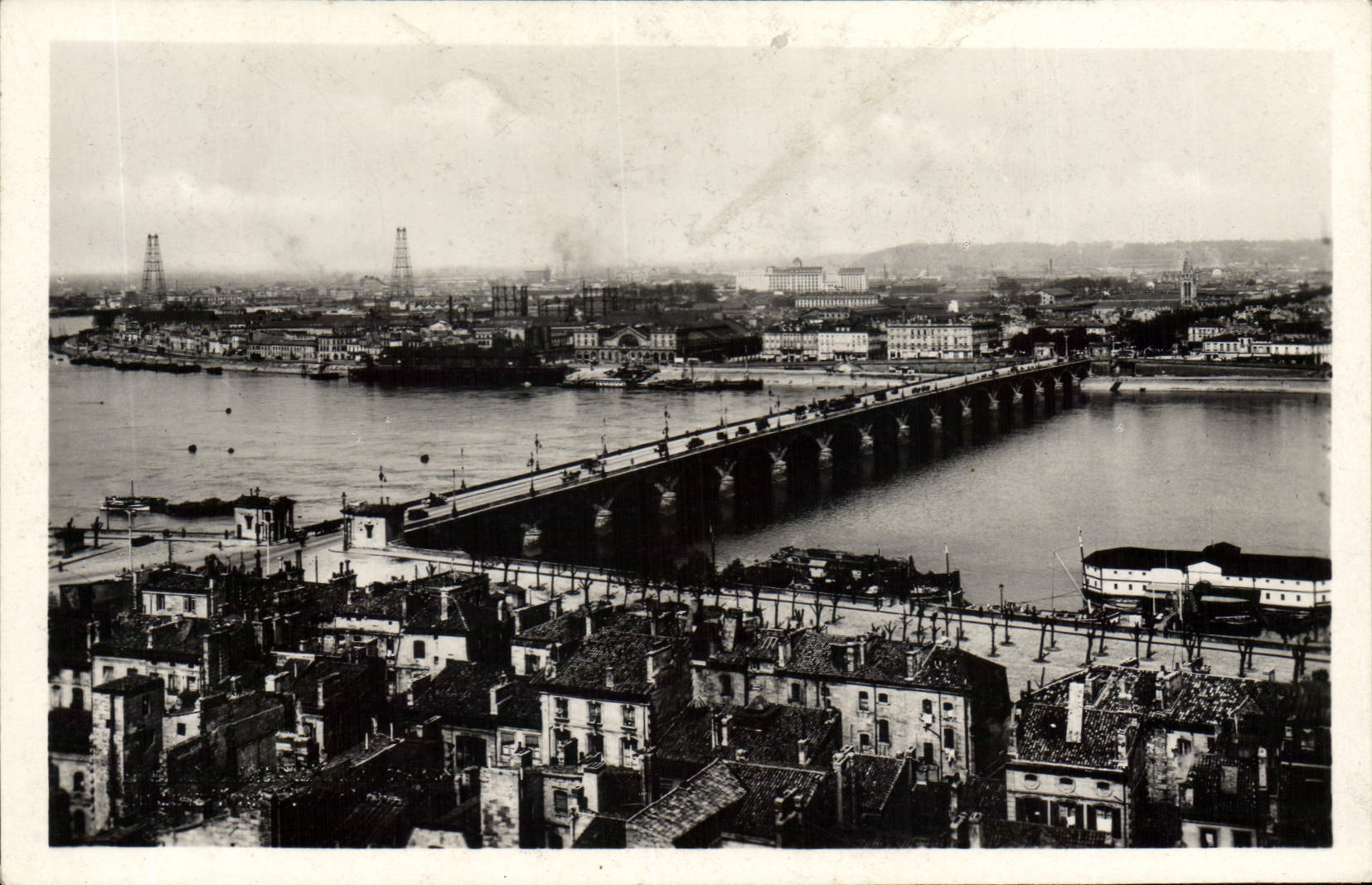 CPA Bordeaux Panorama vu de la Tour St Michel