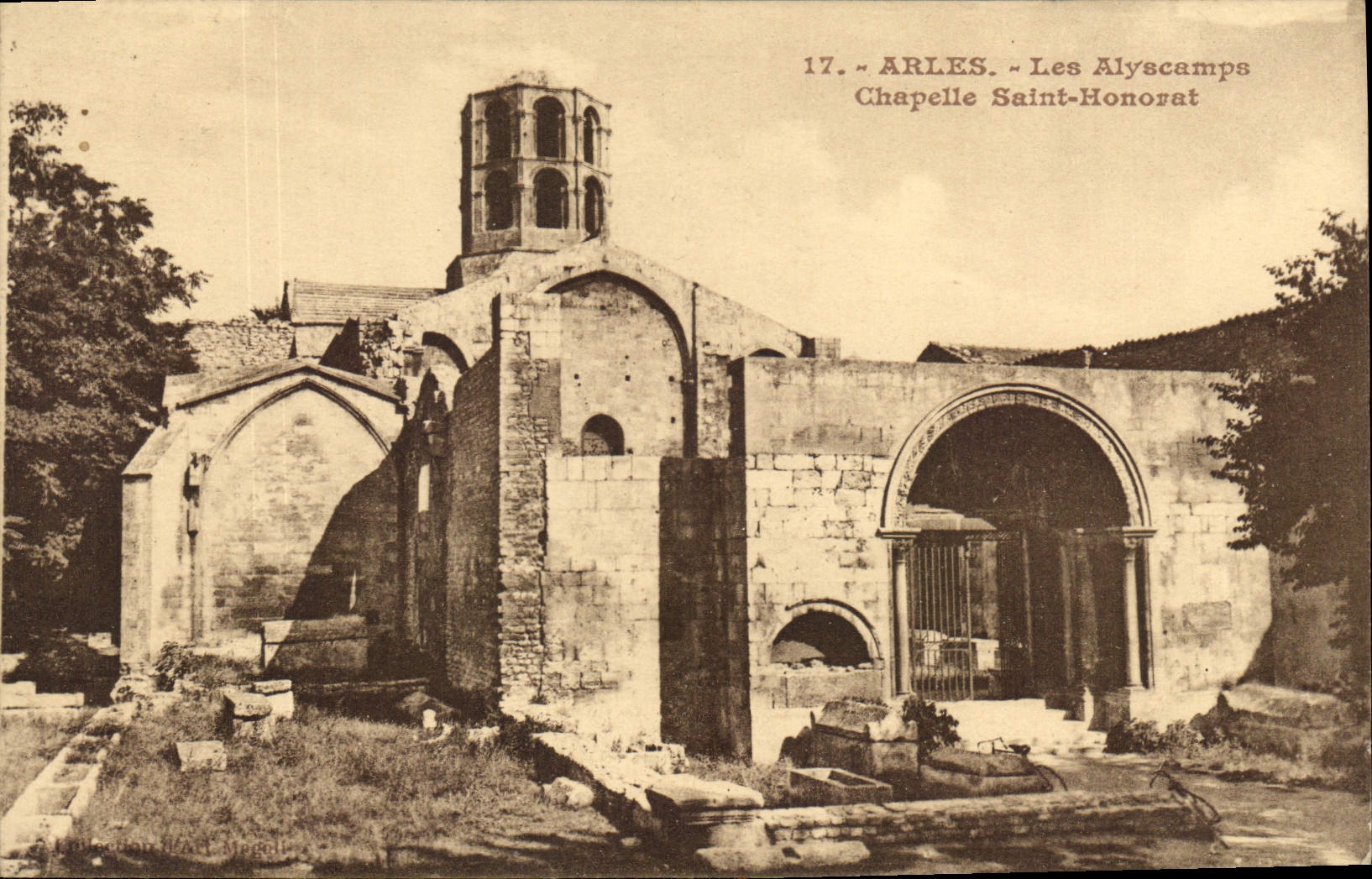 CPA Arles les Alyscamps Chapelle Saint Honorat 