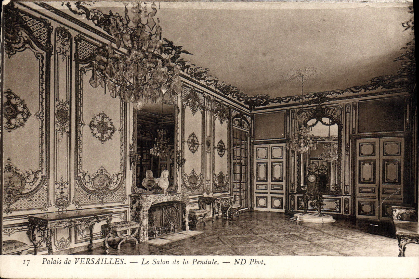 CPA Palais de Versailles le Salon de la Pendule 