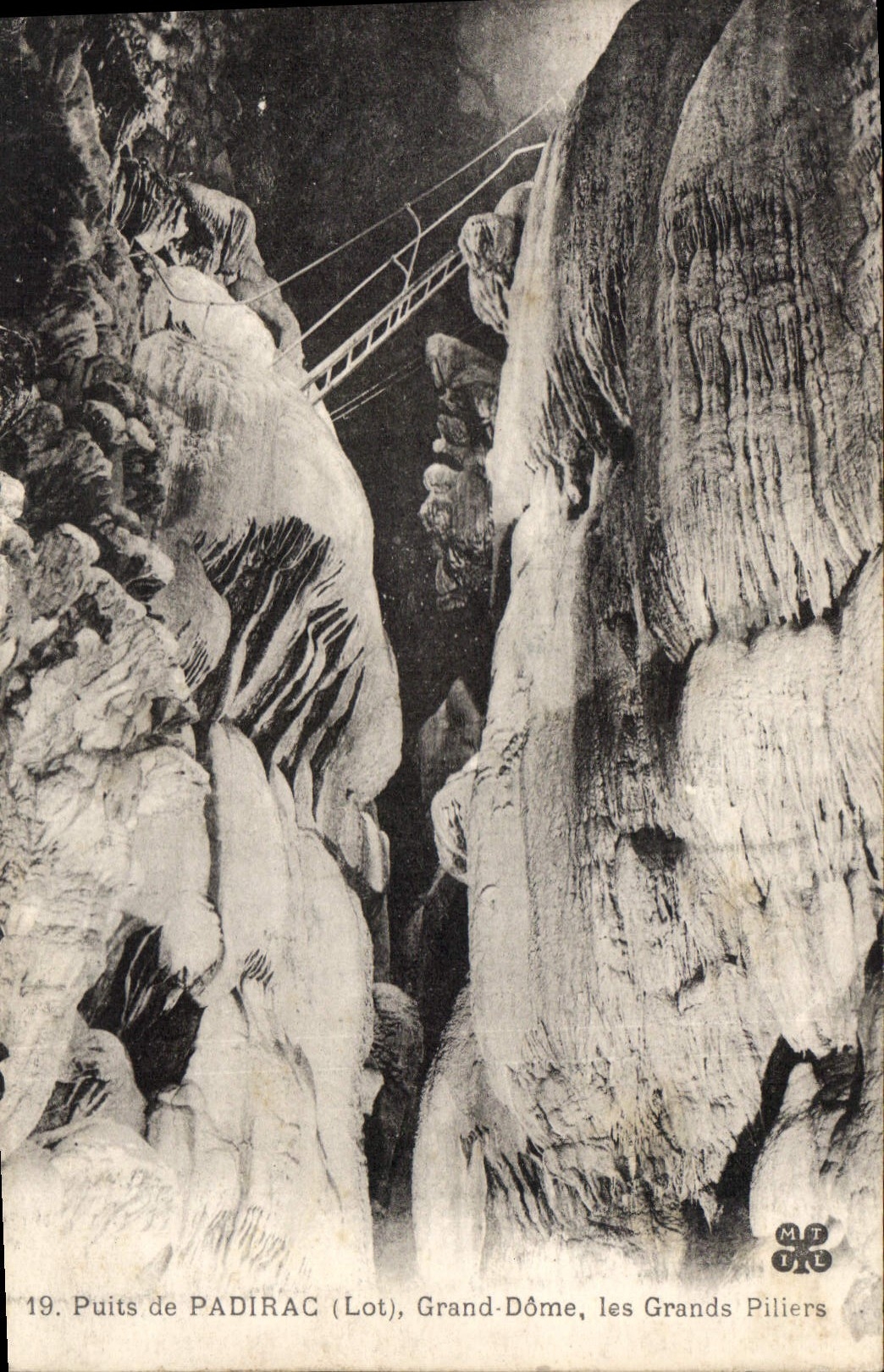 CPA Puits de Padirac Lot Grand Dome les Grands Piliers 