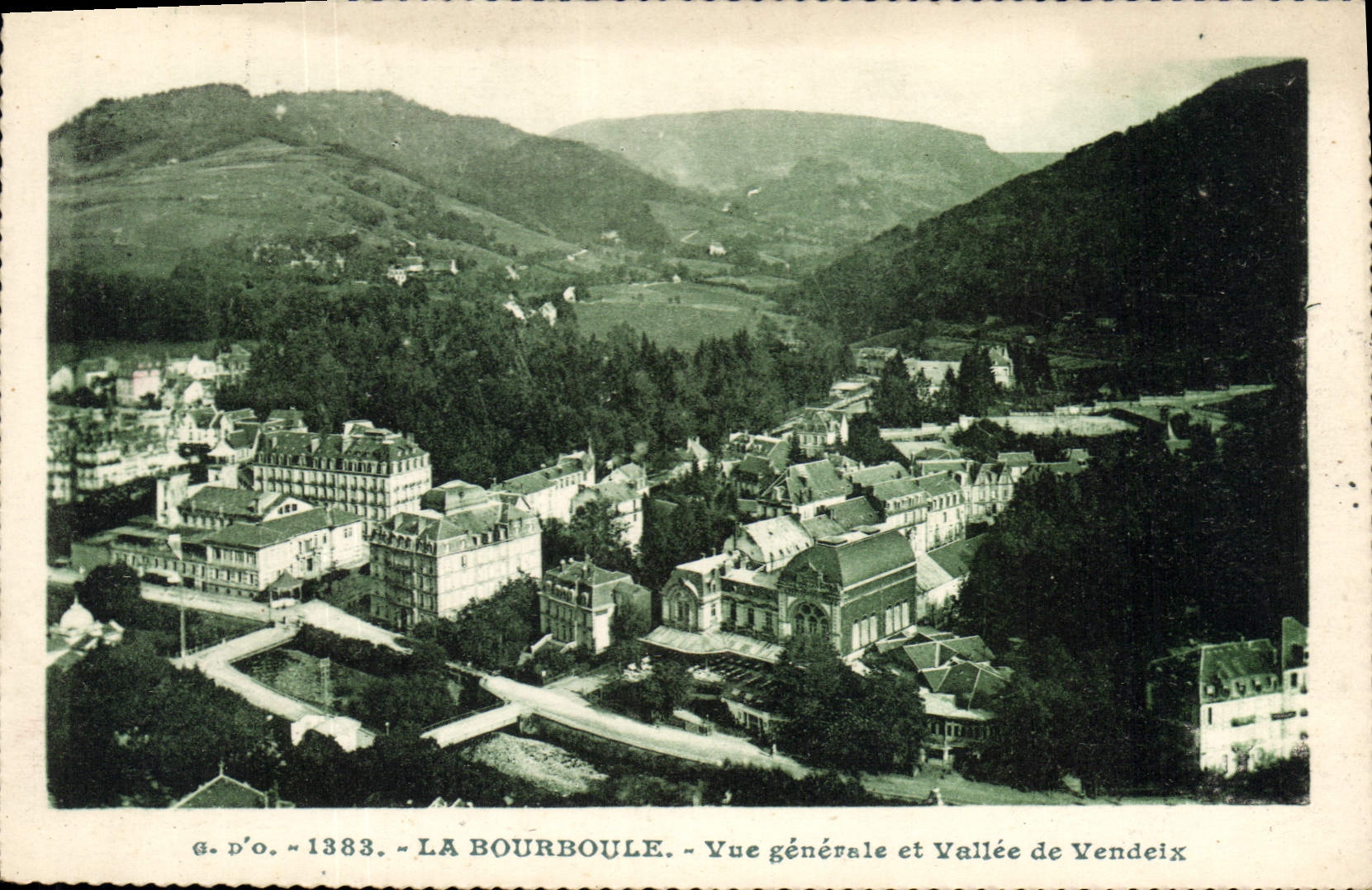 CPA La Bourboule vue generale et Vallee de Vendeix