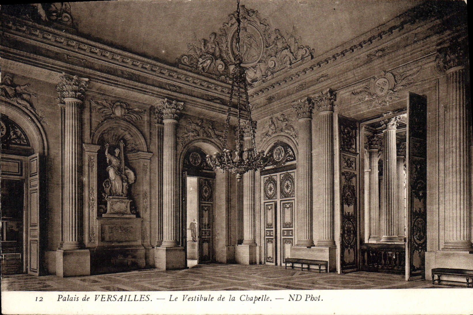CPA Palais de Versailles le Vestibule de la Chapelle 