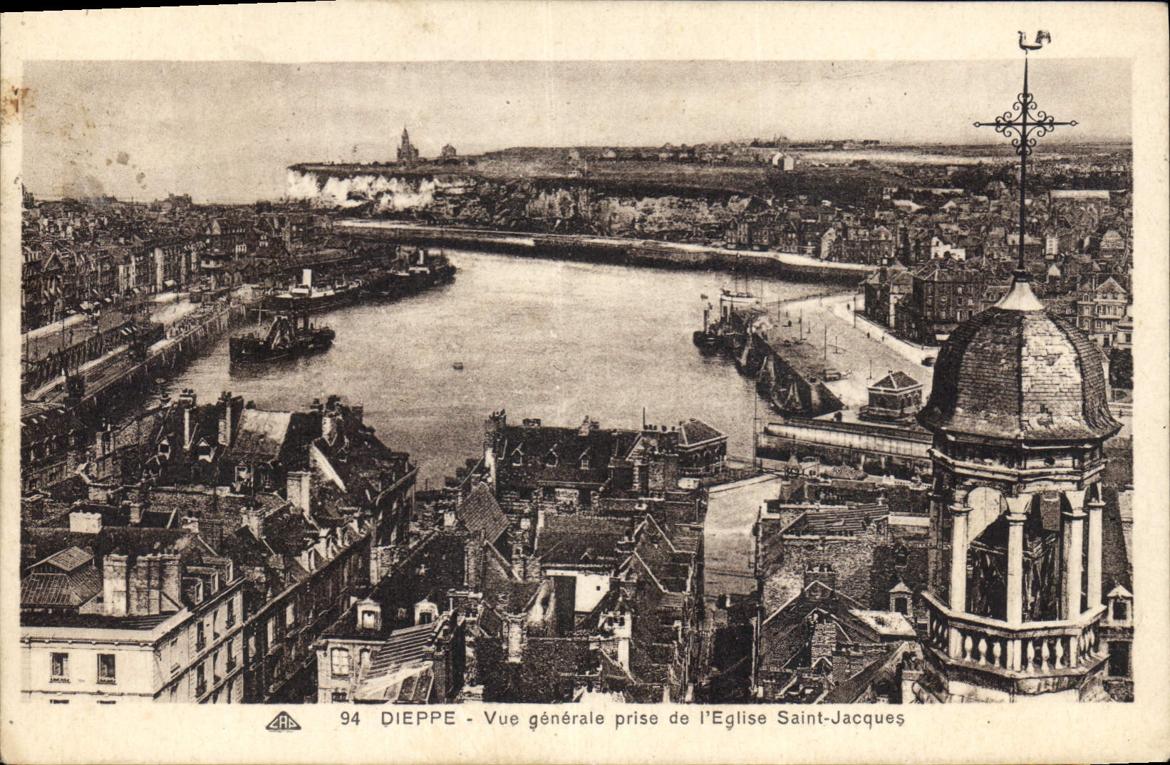 CPA Dieppe vue generale prise de l'Eglise Saint Jacques 