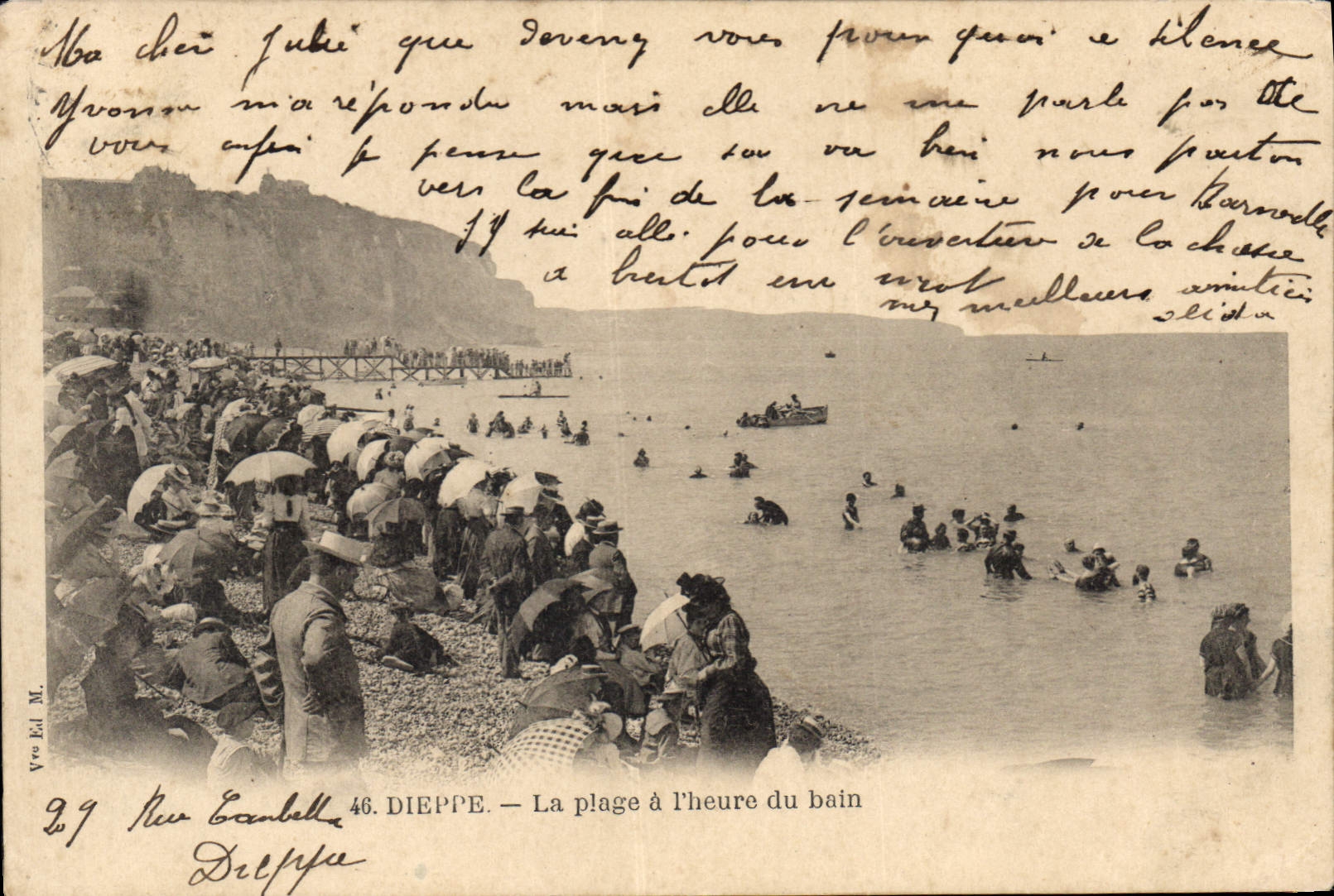 CPA Dieppe la plage a l'heure du bain 