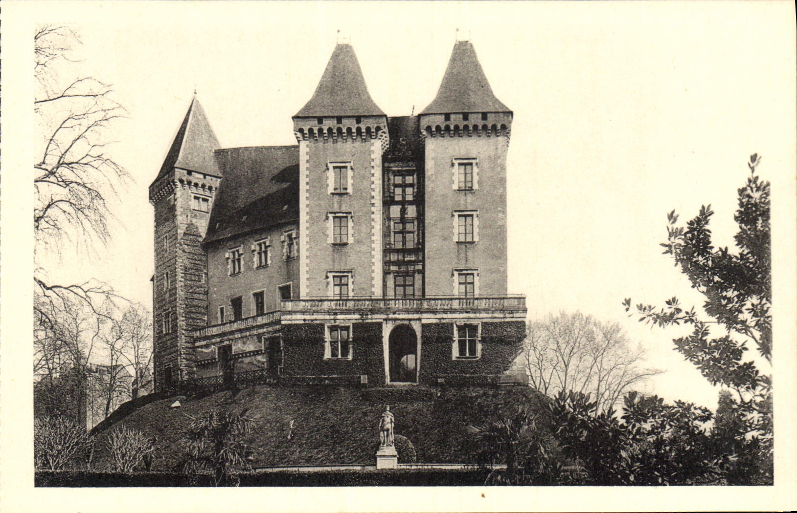 CPA Chateau de Pau la Facade occidentale 