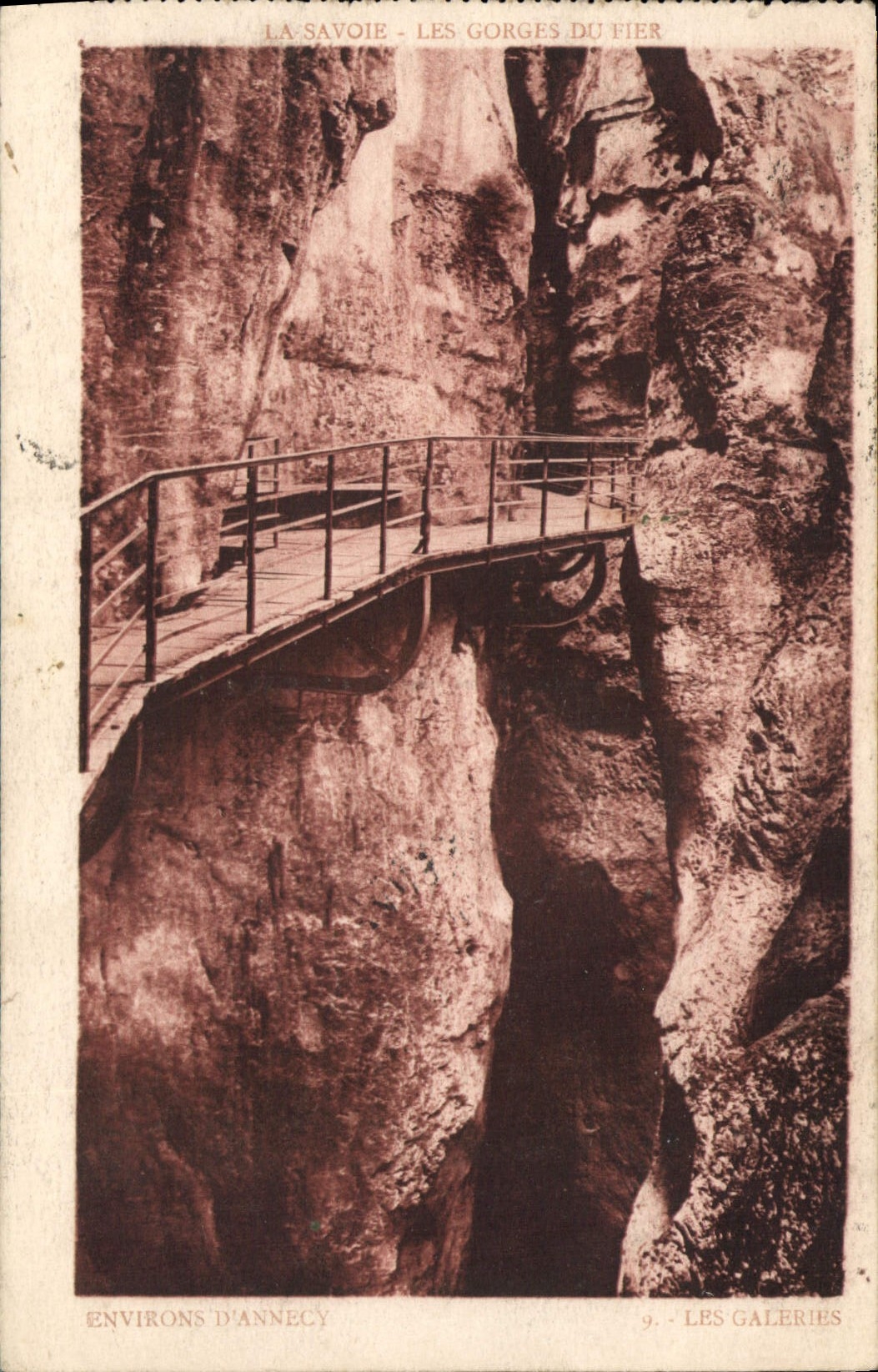 CPA La Savoie les Gorges du Fier environs d'Annecy les Galeries 