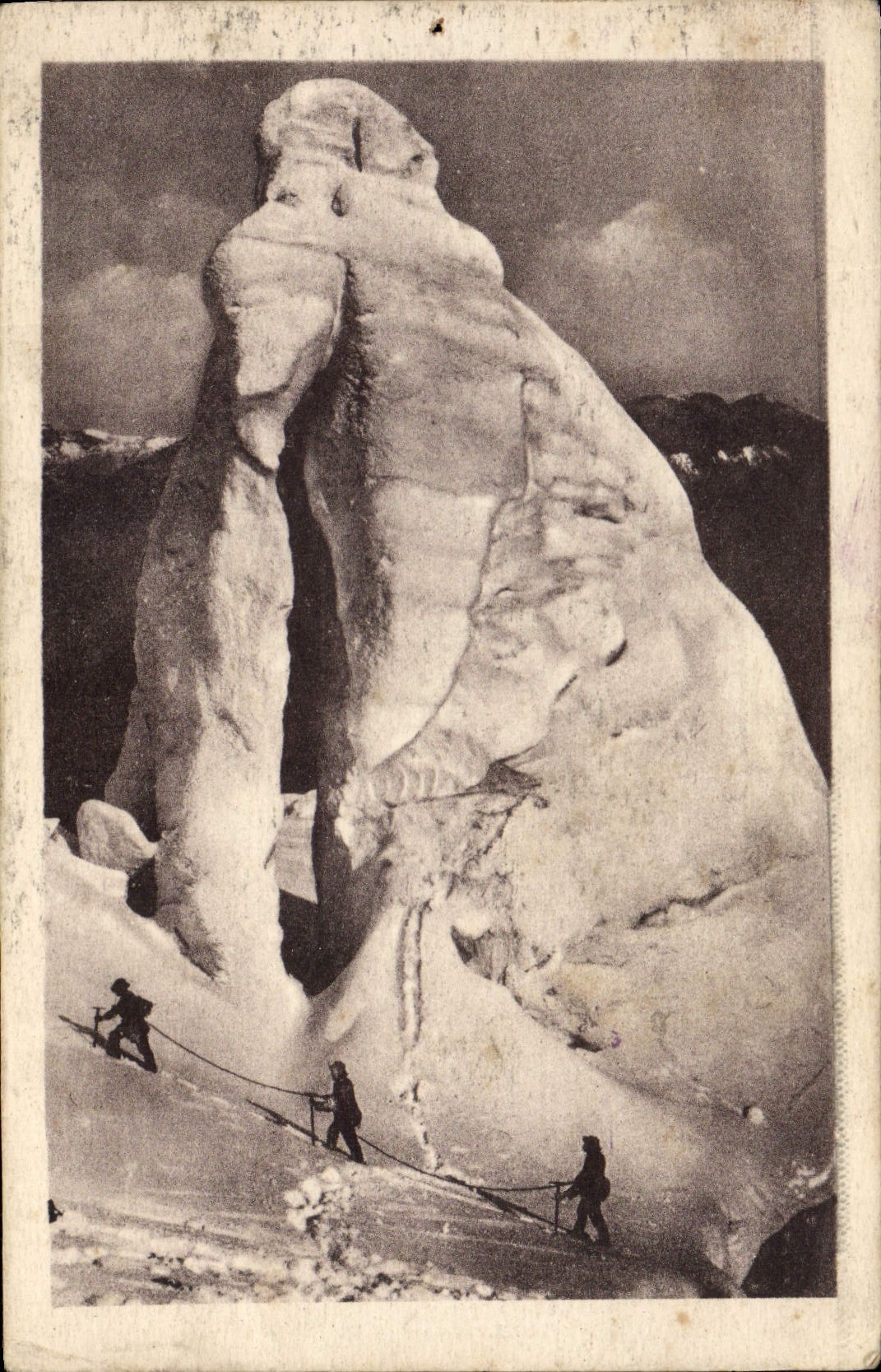 CPA Chamonix Pyramide de Glace au Mont Blanc