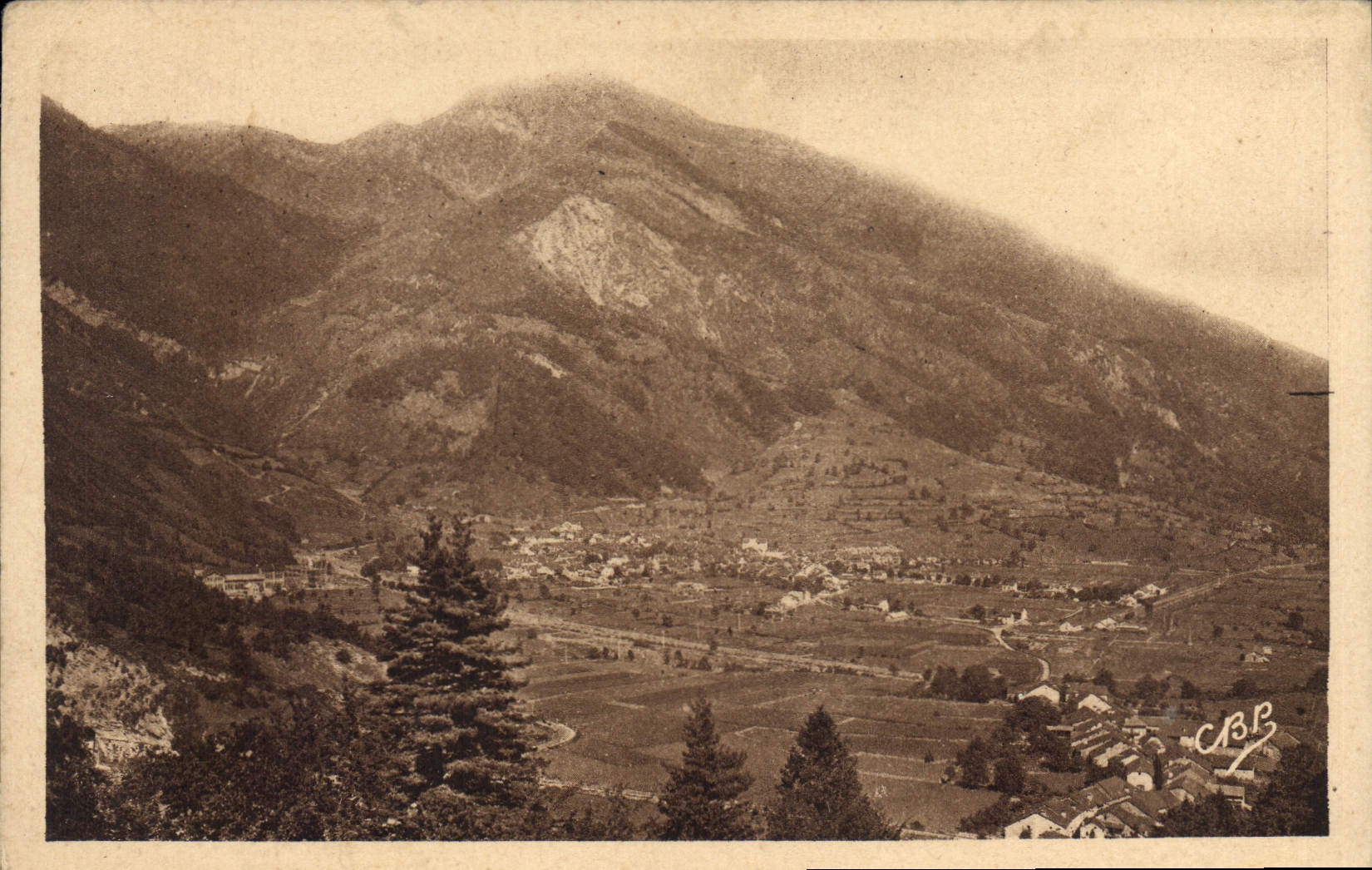 CPA Eaux Bonnes Vue sur Laruns 