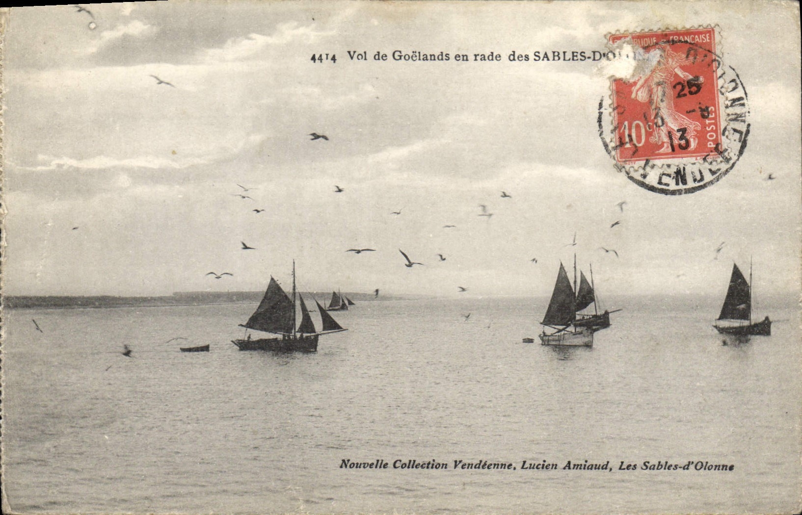 CPA Vol de Goelands en rade des Sables d'olonne