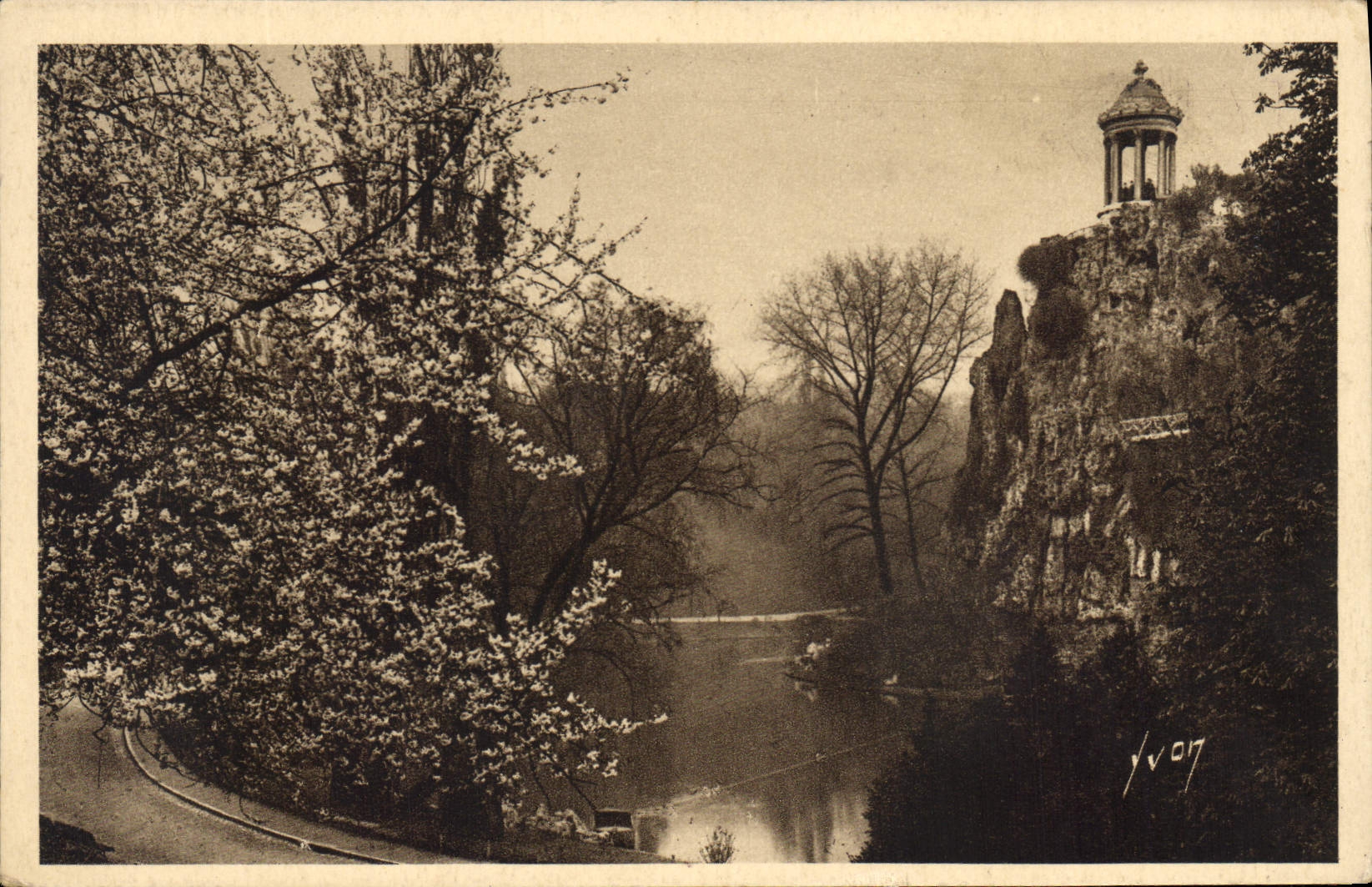 CPA Paris en flanant le Parc des Chaumont