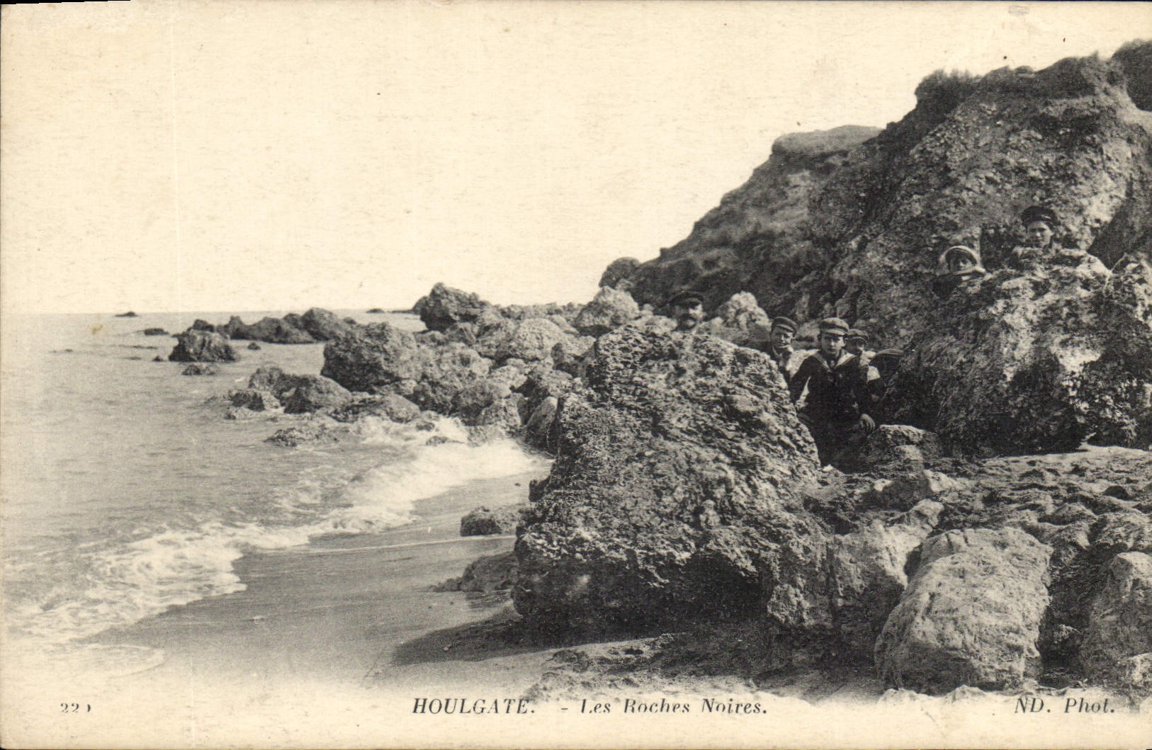 CPA Houlgate Les Roches Noires 