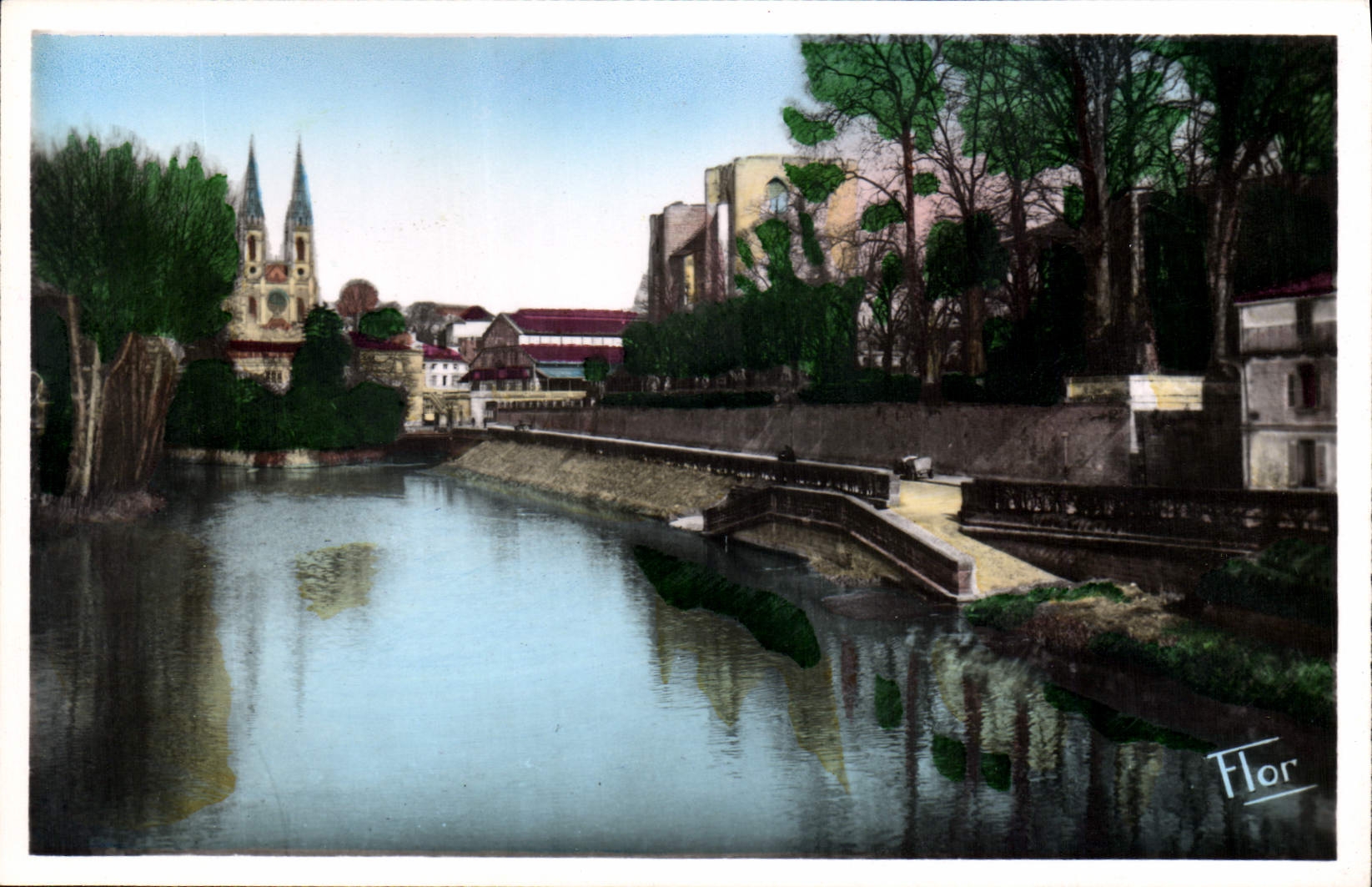 CPA Niort Deux Sevres La Sevre Niortaise au pied du Donjon