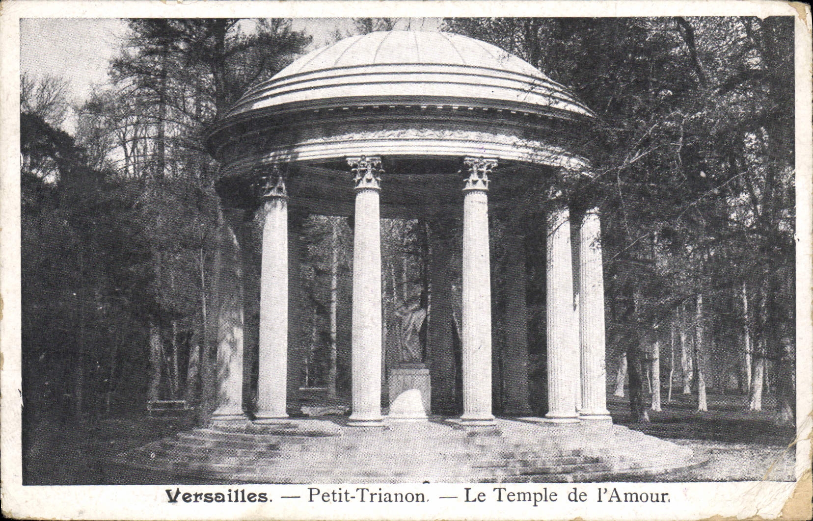 CPA Versailles Petit Trianon Le Temple d'Amour 
